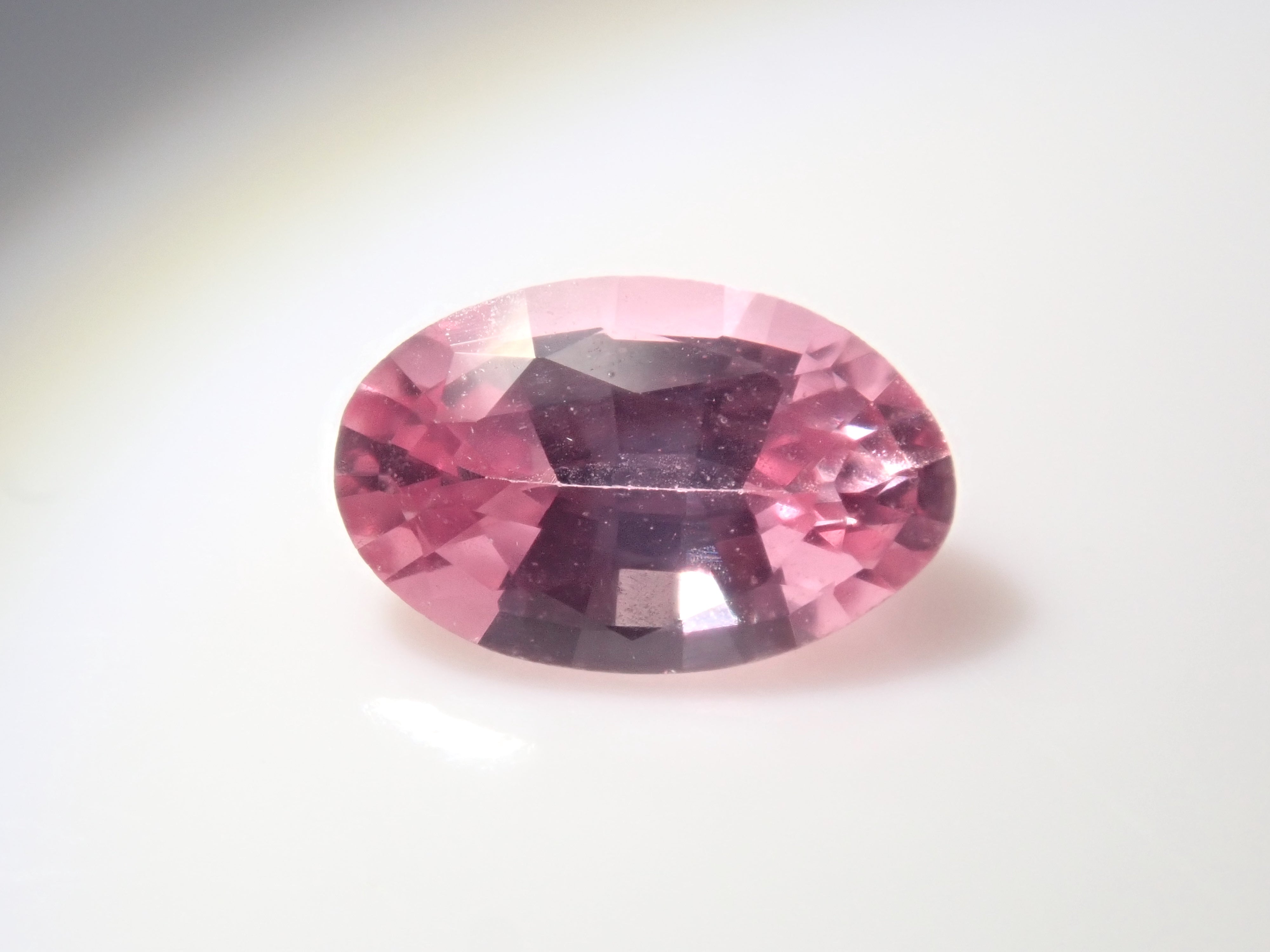 [On sale from 10pm on 8/4] Limited to 7 stones Pink sapphire gacha (Only 1 stone is 0.322ct Padparadscha sapphire with DGL certificate) 1 loose stone [Multiple purchase discounts available]