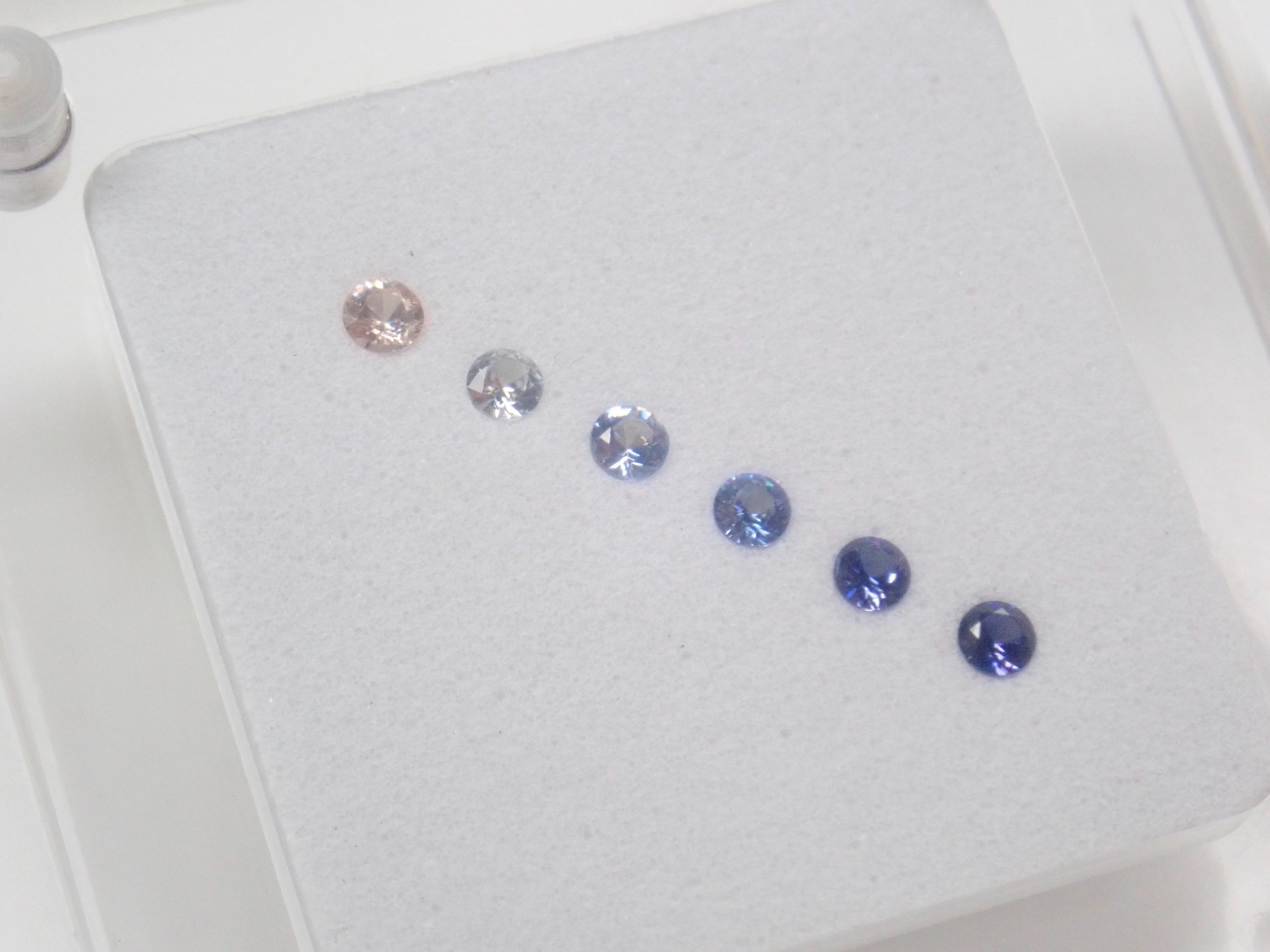【9/26 22時販売】《限定1セット》ベニトアイトグラデーション6石セット（2.0mm,ラウンドカット,トップクオリティ含む）ルース