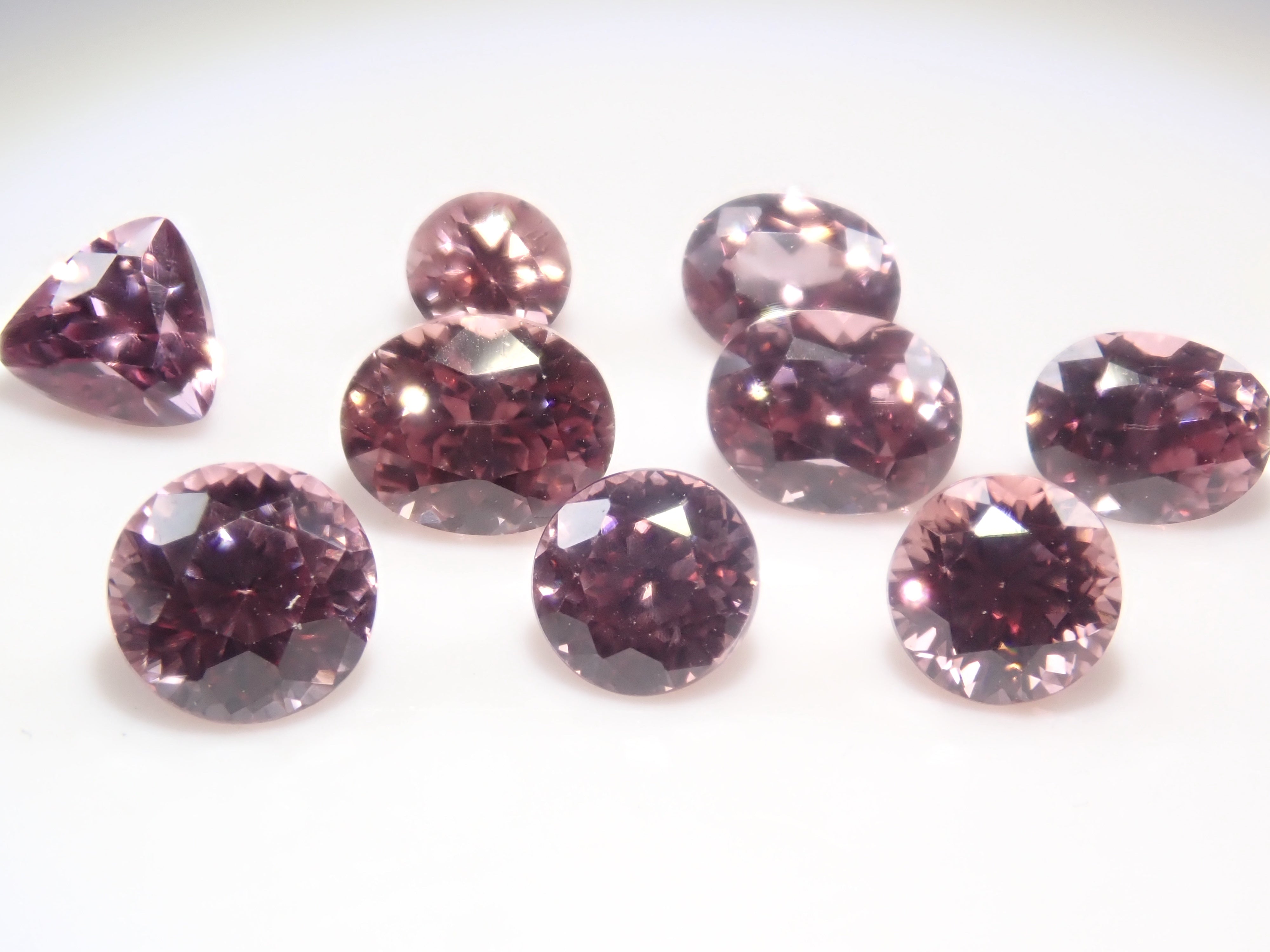 【4/19 22時販売】《限定10石》カンボジア産ピンクジルコン1石ルース（平均0.50ct）《複数購入割引有》