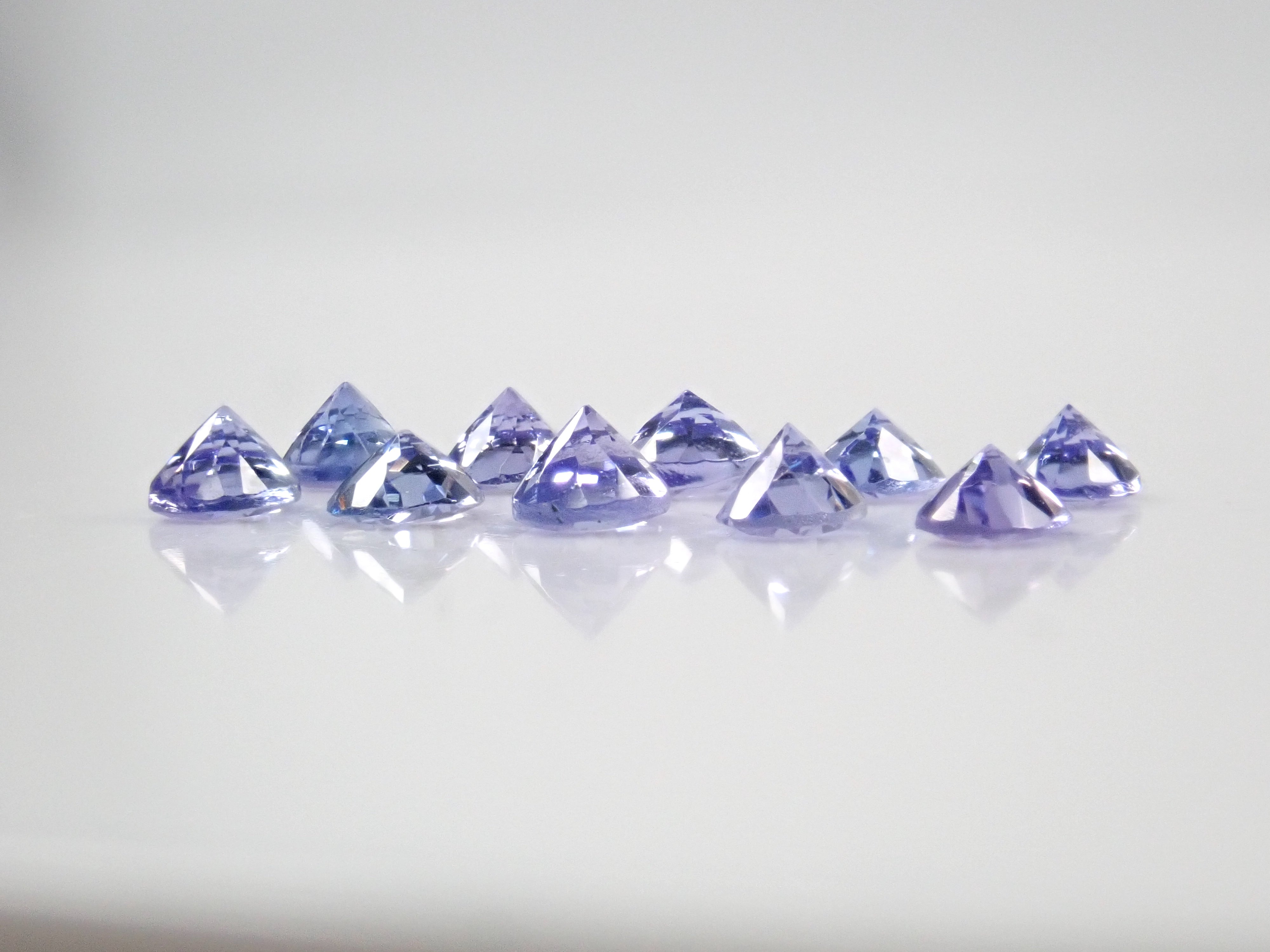 Limited to 11 stones: Set of 2 Tanzanite rough stones and loose stones from Tanzania: Discounts for multiple purchases