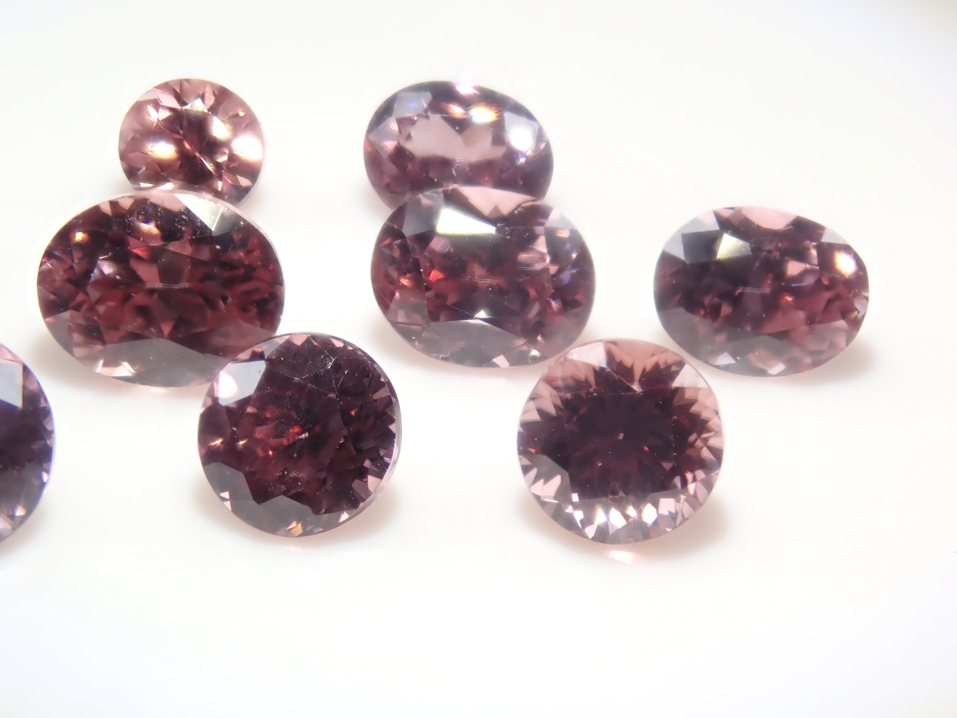 【4/19 22時販売】《限定10石》カンボジア産ピンクジルコン1石ルース（平均0.50ct）《複数購入割引有》