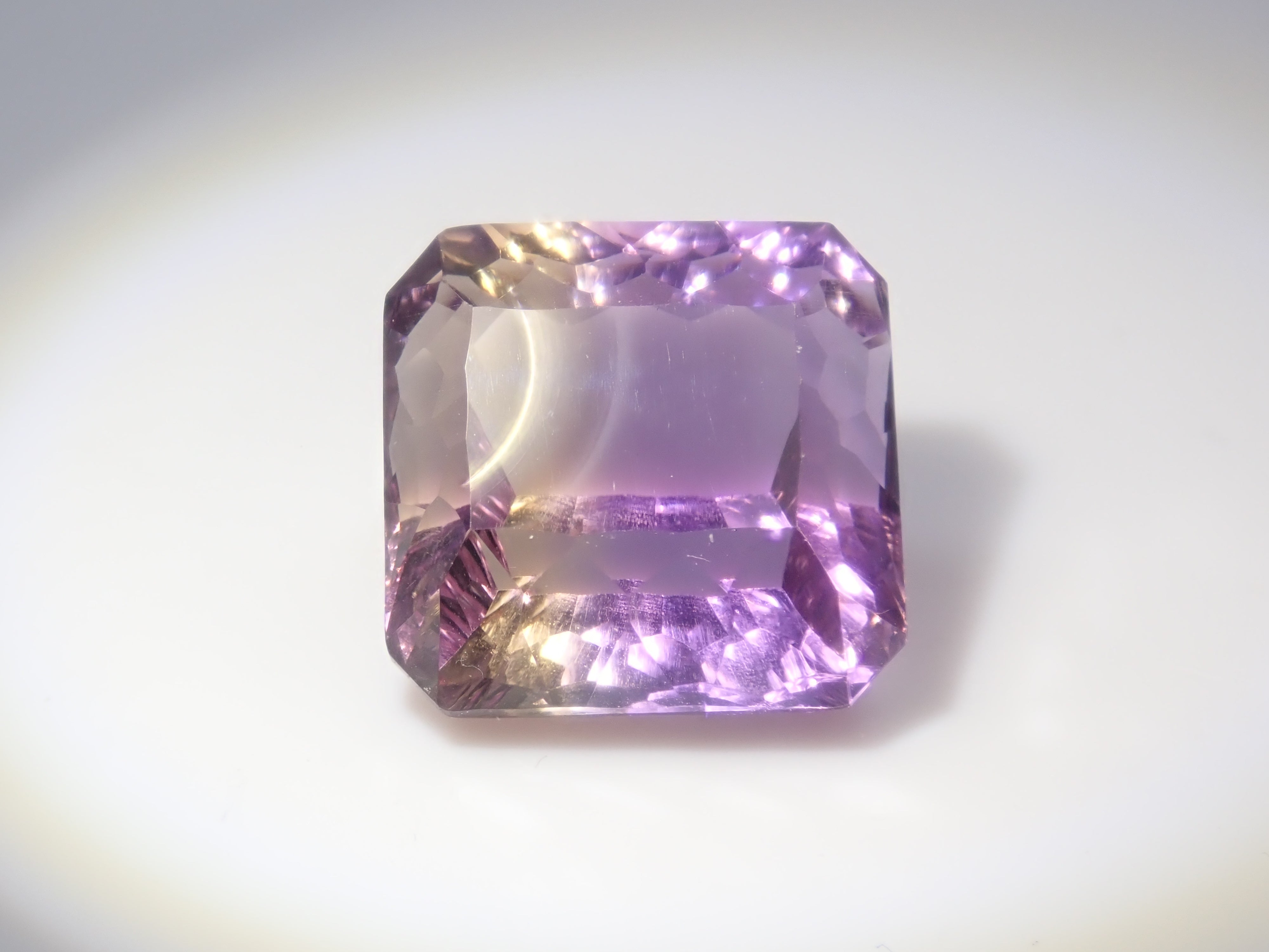 [On sale at 22:00 on 6/20] {Limited to 8 stones} 1 Brazilian ametrine loose stone (concave cut, average 7ct) {Multiple purchase discounts available}