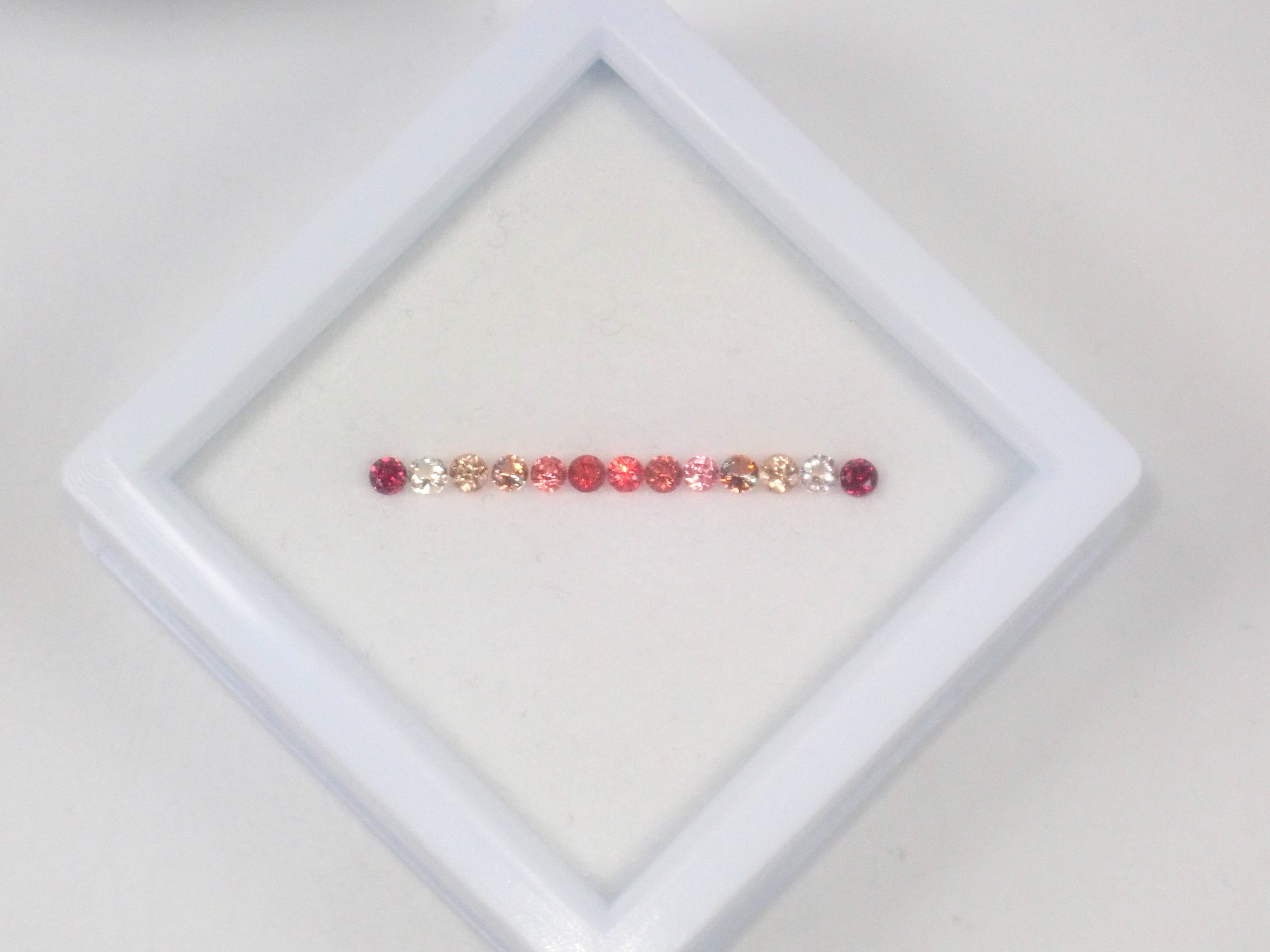 Camellia 13-stone set (Imperial topaz, Oregon sunstone, Andalusite, Padparadscha color sapphire, etc.) Half eternity ring set (2.0mm)