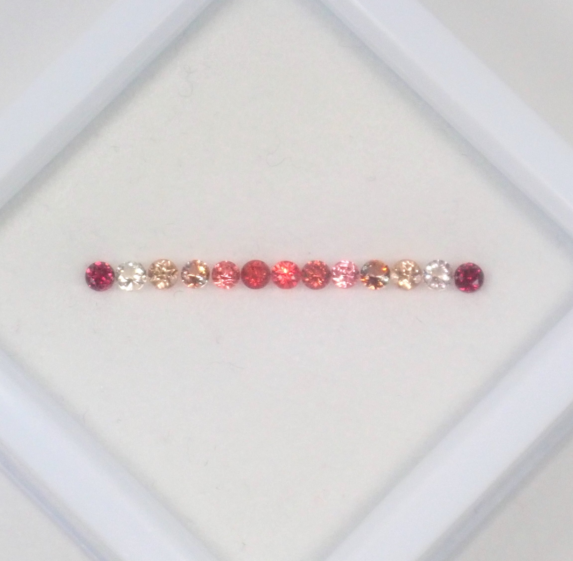 Camellia 13-stone set (Imperial topaz, Oregon sunstone, Andalusite, Padparadscha color sapphire, etc.) Half eternity ring set (2.0mm)