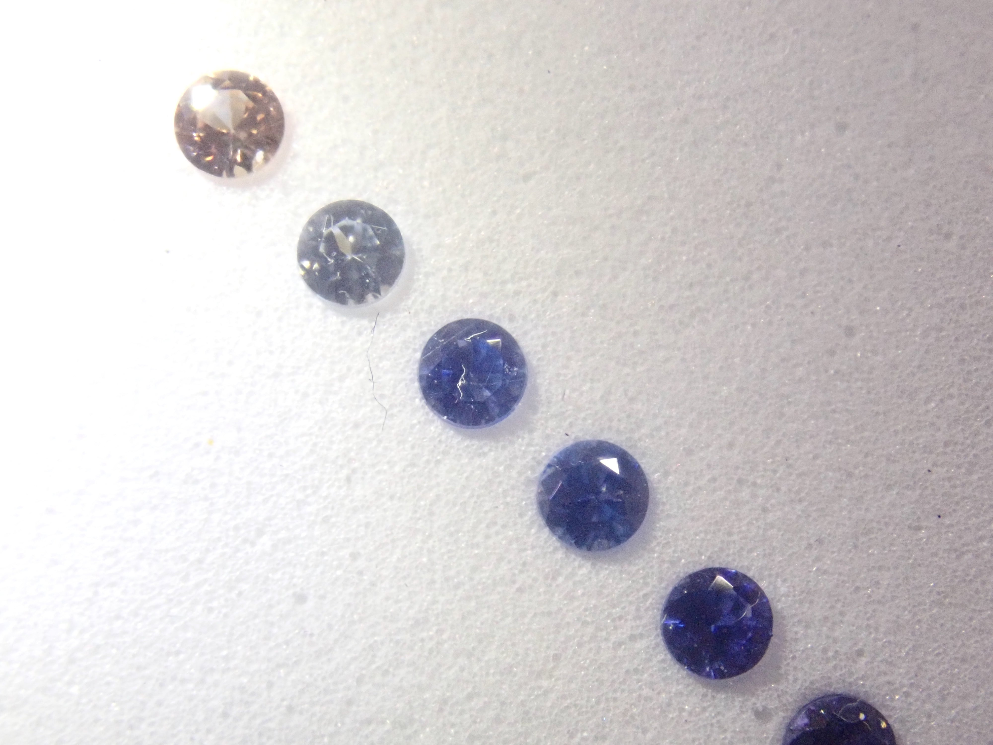 【2/15 22時販売】《限定2セット・ツーソン新着》ベニトアイトグラデーション6石セット（2.25mm,ラウンドカット,トップクオリティ含む）