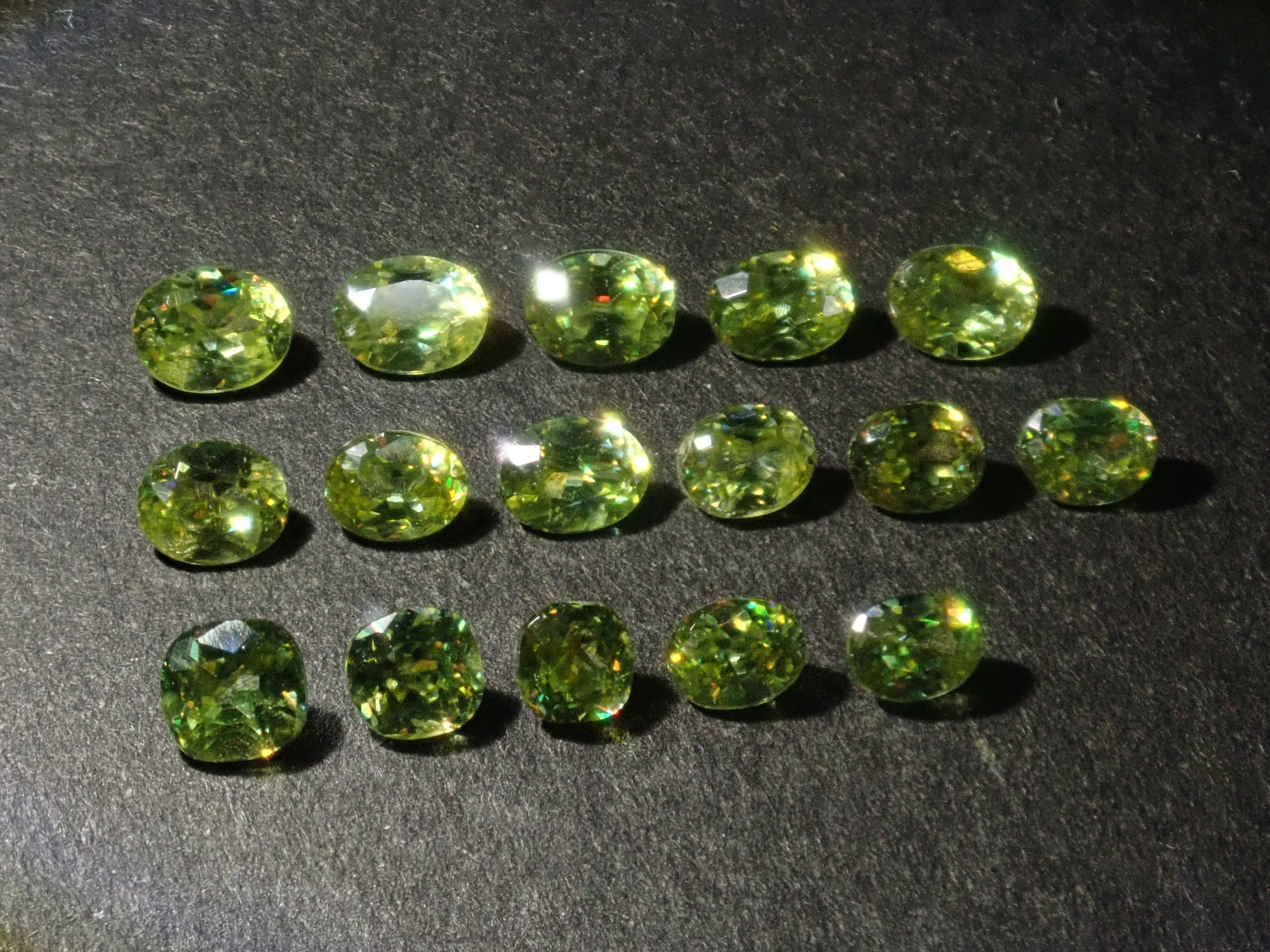 [On sale from 10pm on 2/16] [Limited to 16 stones] 1 loose sphene stone from Zimbabwe [Multiple purchase discounts available]