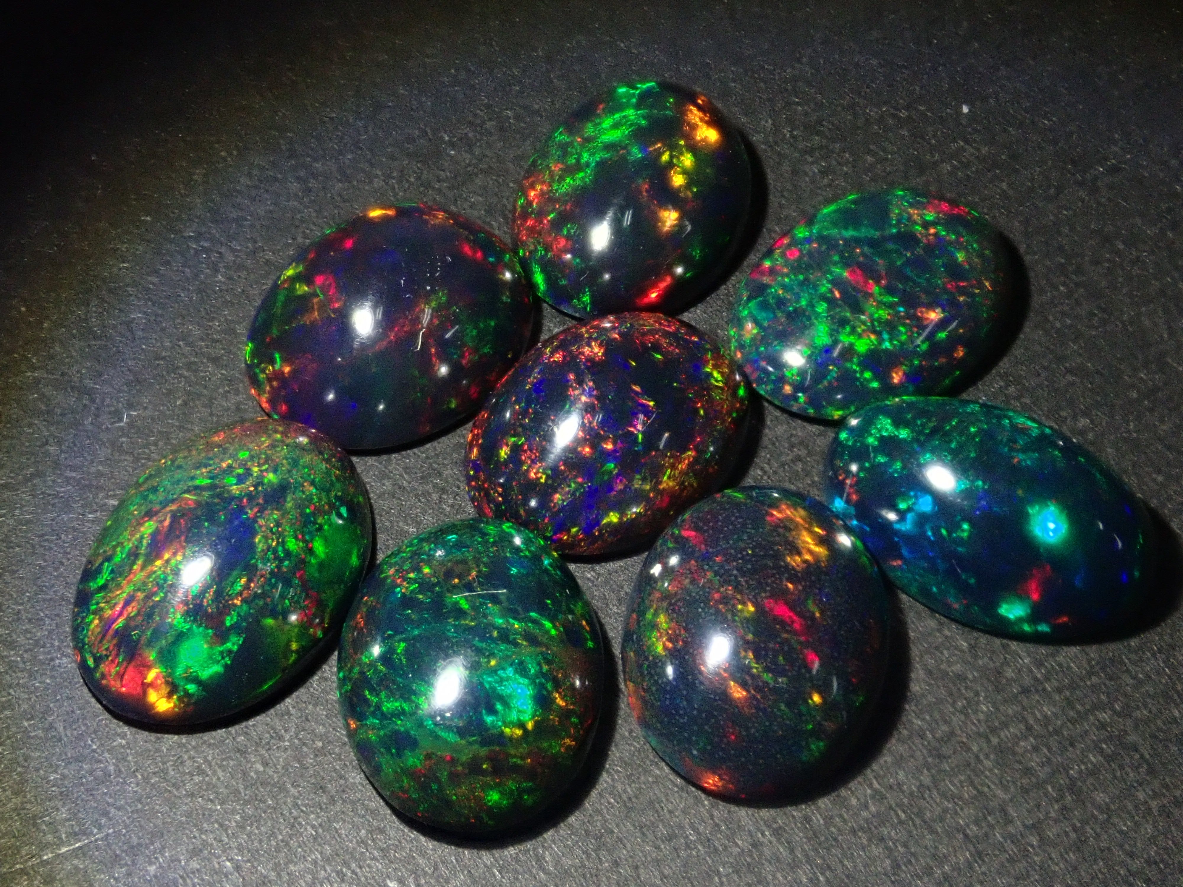 Limited to 8 stones: Ethiopian black opal (heat-treated, identification instructions included, average 2ct, approx. 11x8mm) 1 loose stone (multiple purchase discounts available)