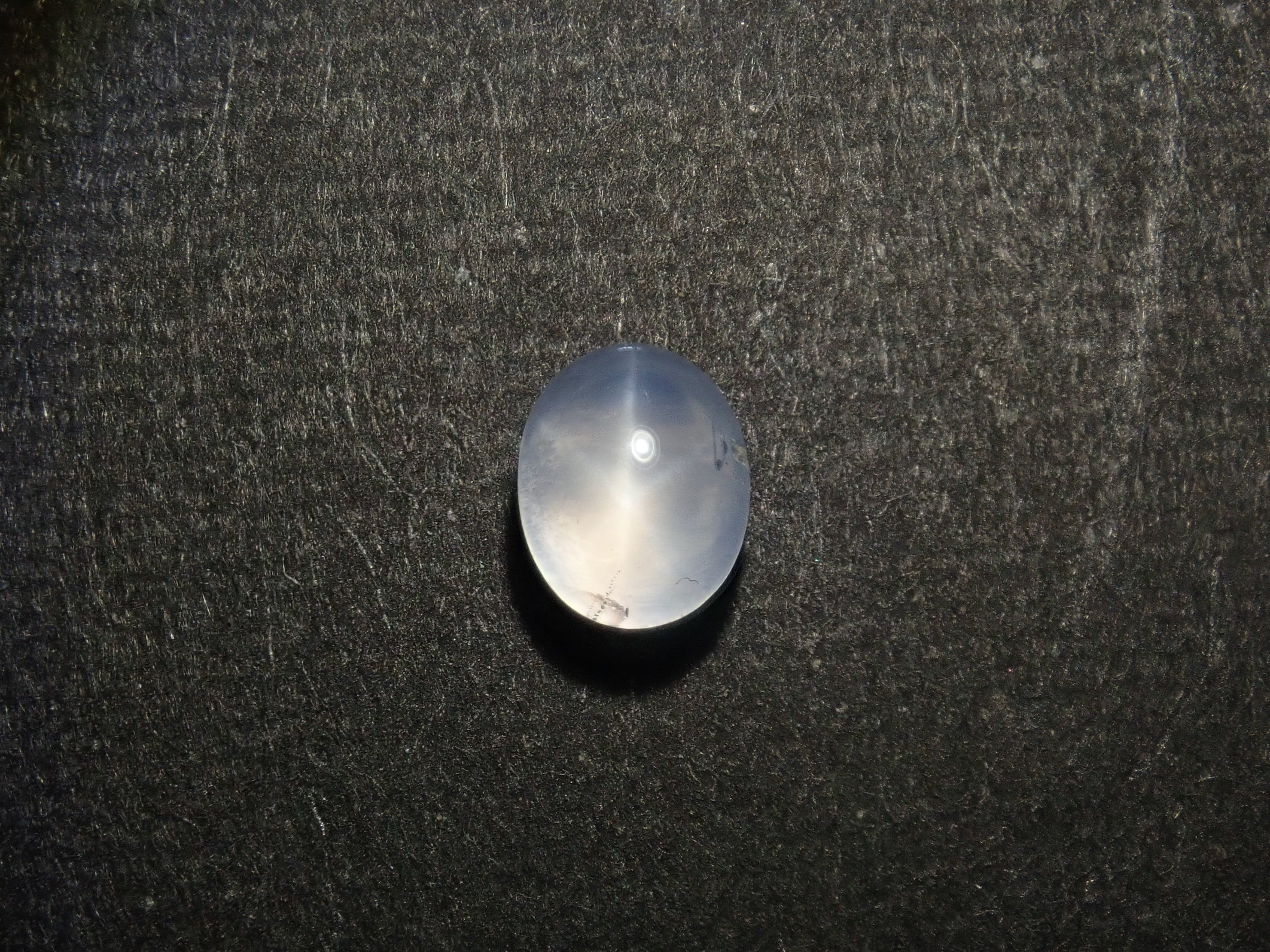 スリランカ産スターサファイア1石ルース（5×4mm）《複数購入割引有》