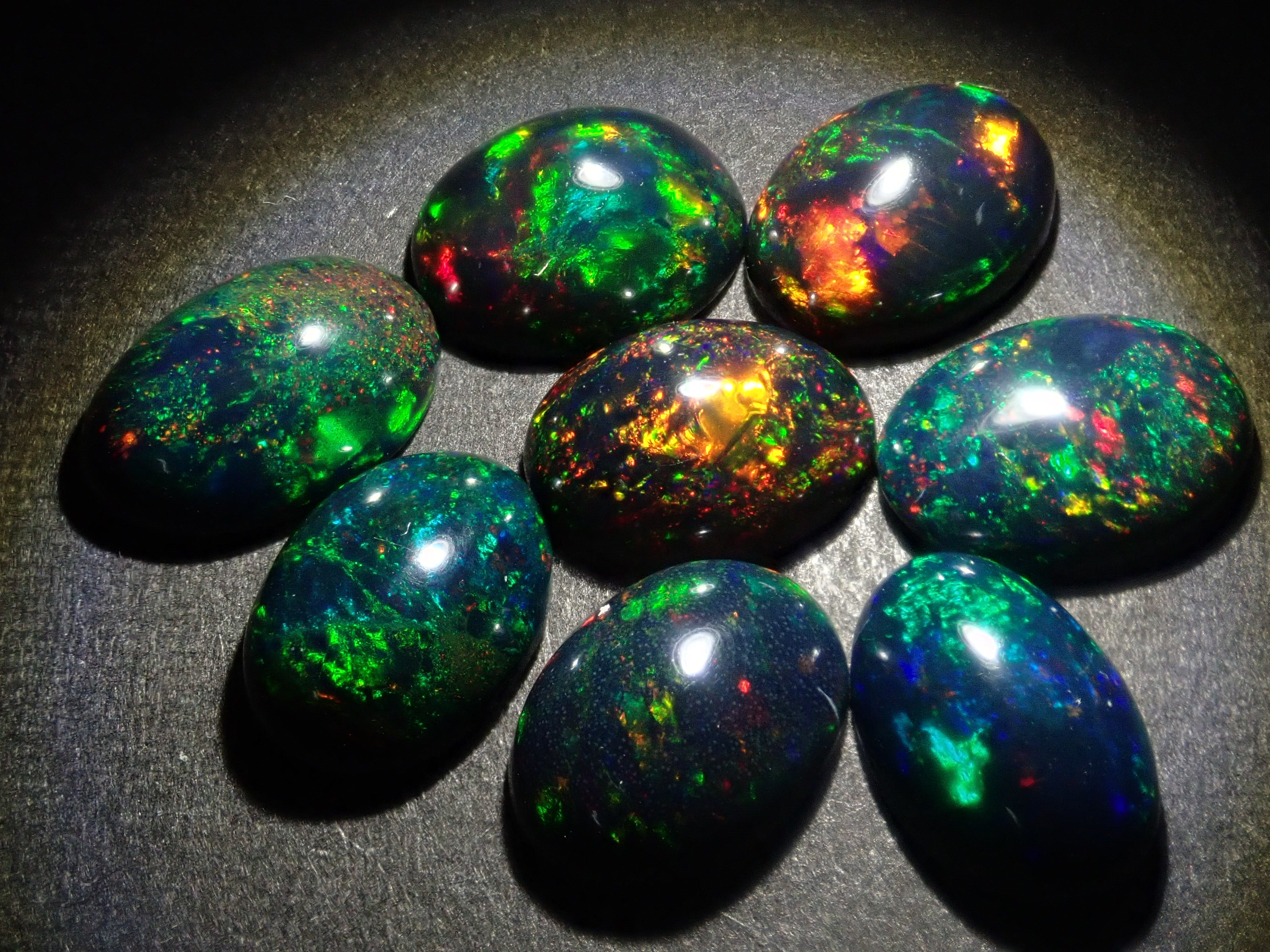 Limited to 8 stones: Ethiopian black opal (heat-treated, identification instructions included, average 2ct, approx. 11x8mm) 1 loose stone (multiple purchase discounts available)