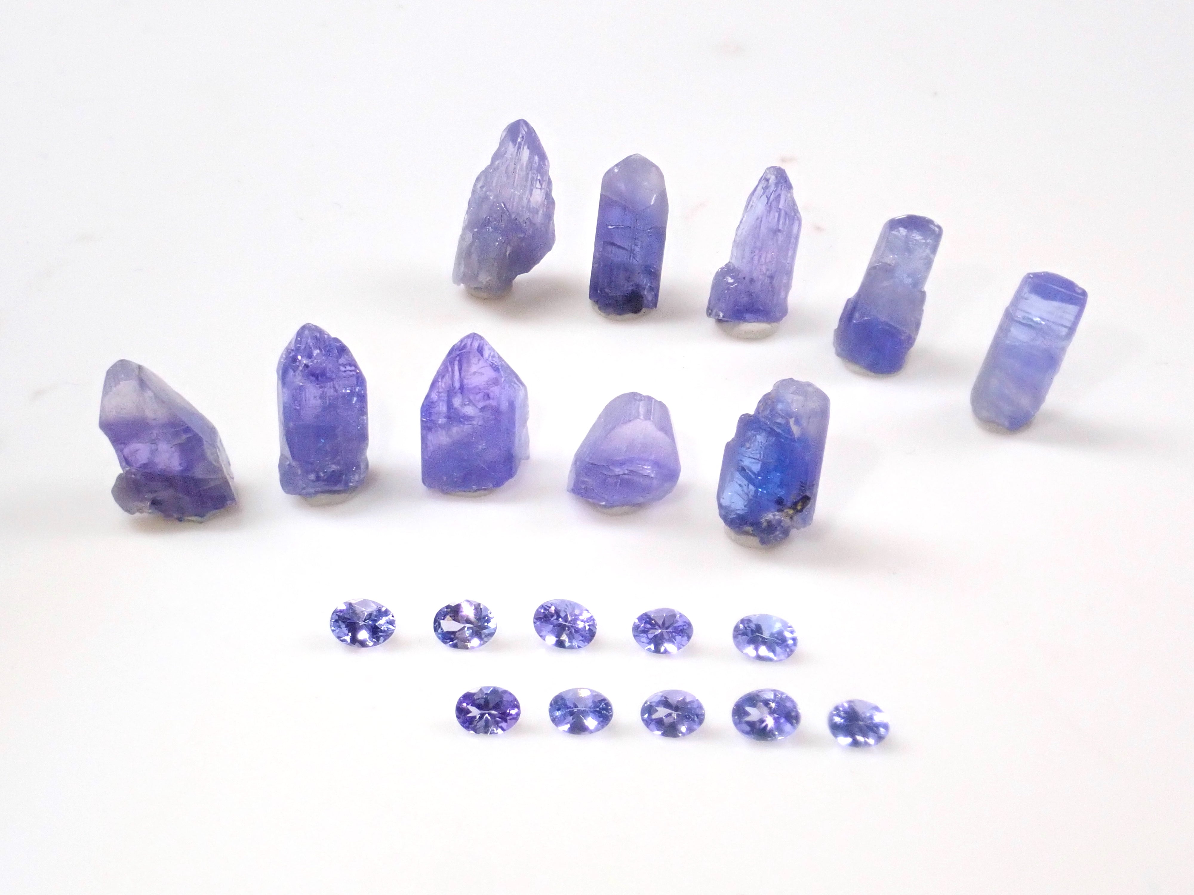 Limited to 11 stones: Set of 2 Tanzanite rough stones and loose stones from Tanzania: Discounts for multiple purchases