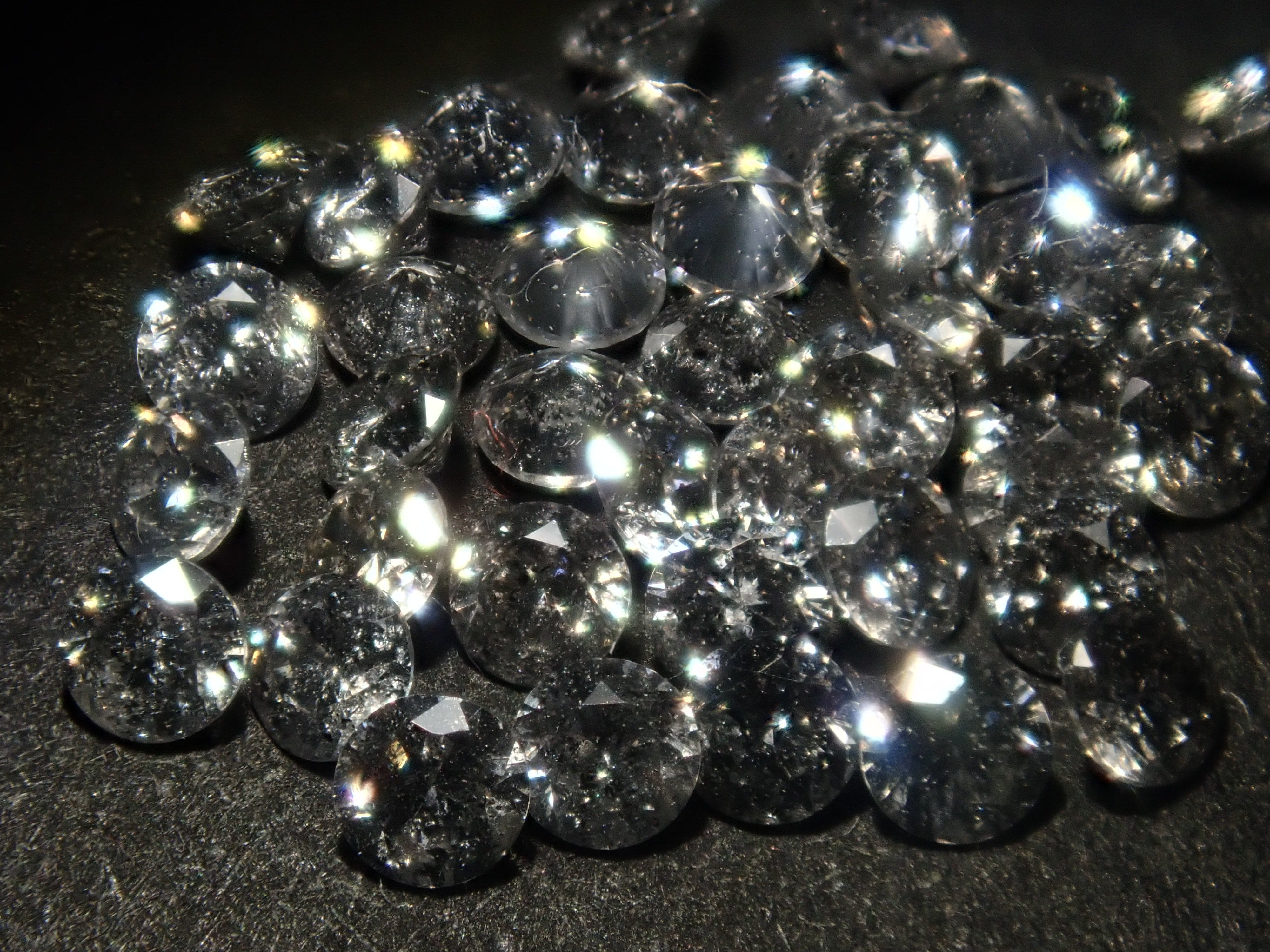 [On sale from 10pm on 12/7] {Limited to 40 stones} Salt and pepper diamond (2mm, melee diamond) 1 loose stone {Multiple purchase discounts available}