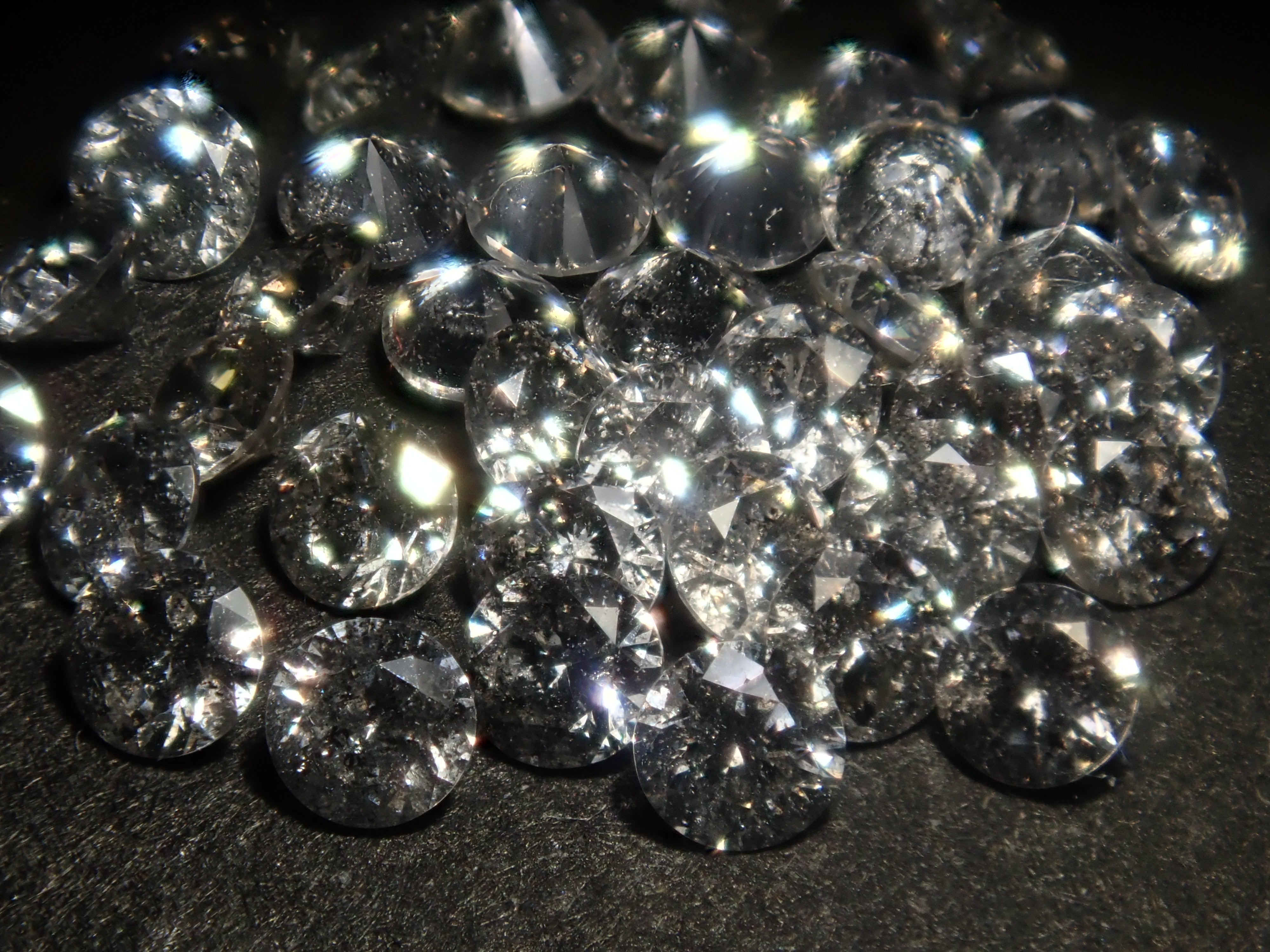 [On sale from 10pm on 12/7] {Limited to 40 stones} Salt and pepper diamond (2mm, melee diamond) 1 loose stone {Multiple purchase discounts available}