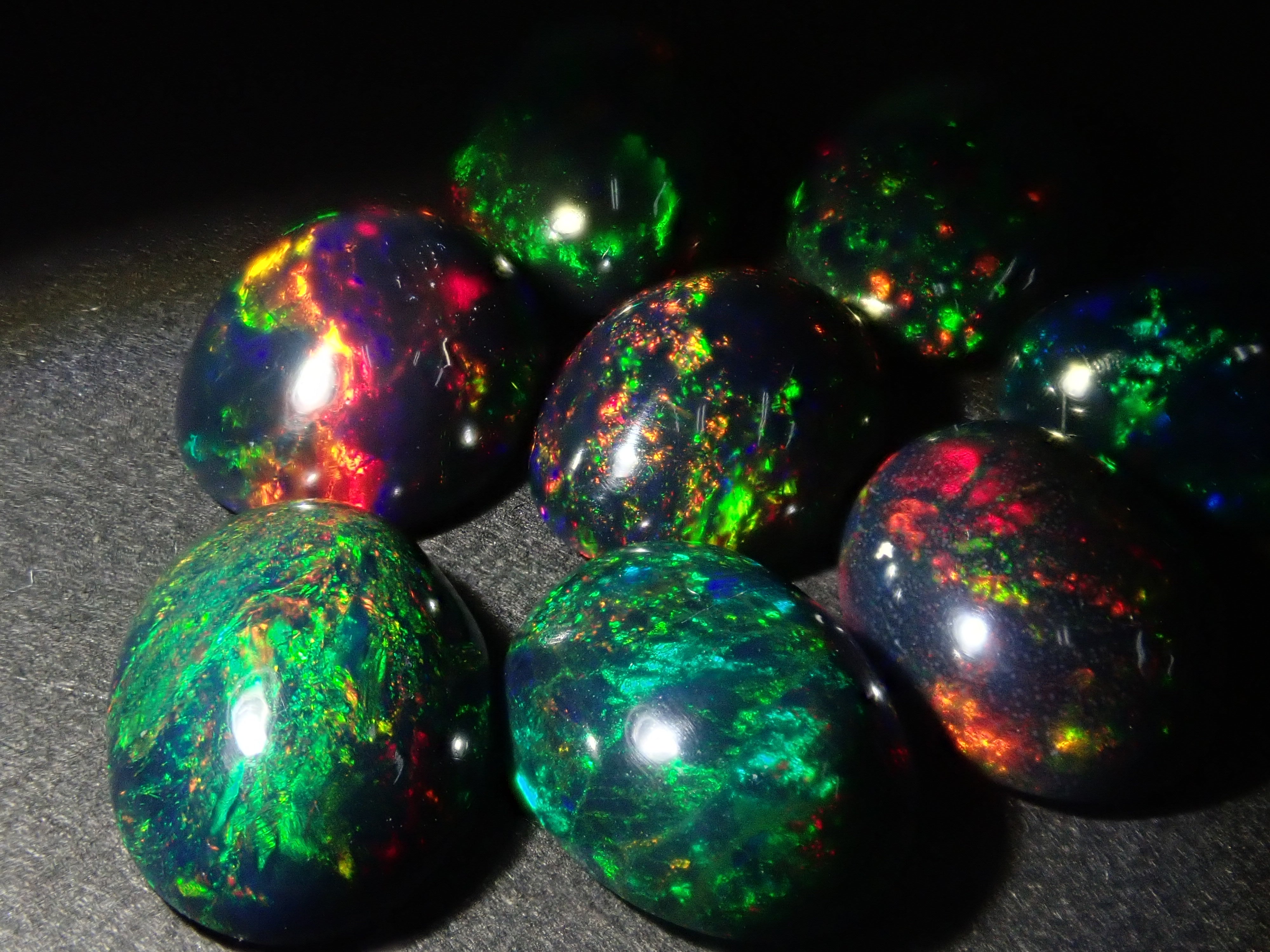 Limited to 8 stones: Ethiopian black opal (heat-treated, identification instructions included, average 2ct, approx. 11x8mm) 1 loose stone (multiple purchase discounts available)