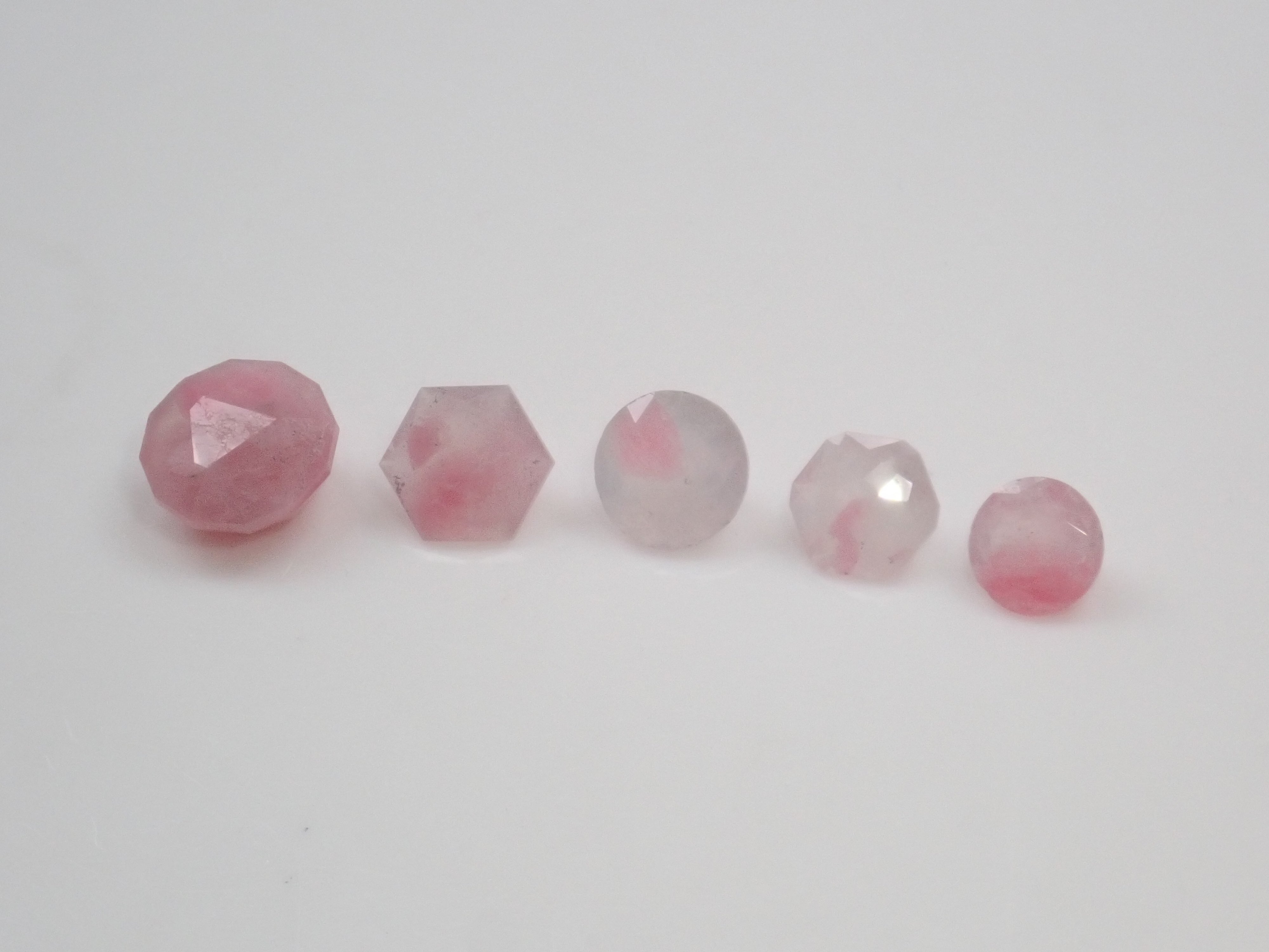 [Available at 10 PM on August 2nd] [Limited to 5 stones] Brazilian Rhodonite in Quartz (Faceted Cut) - 1 stone [Multiple purchase discounts available]