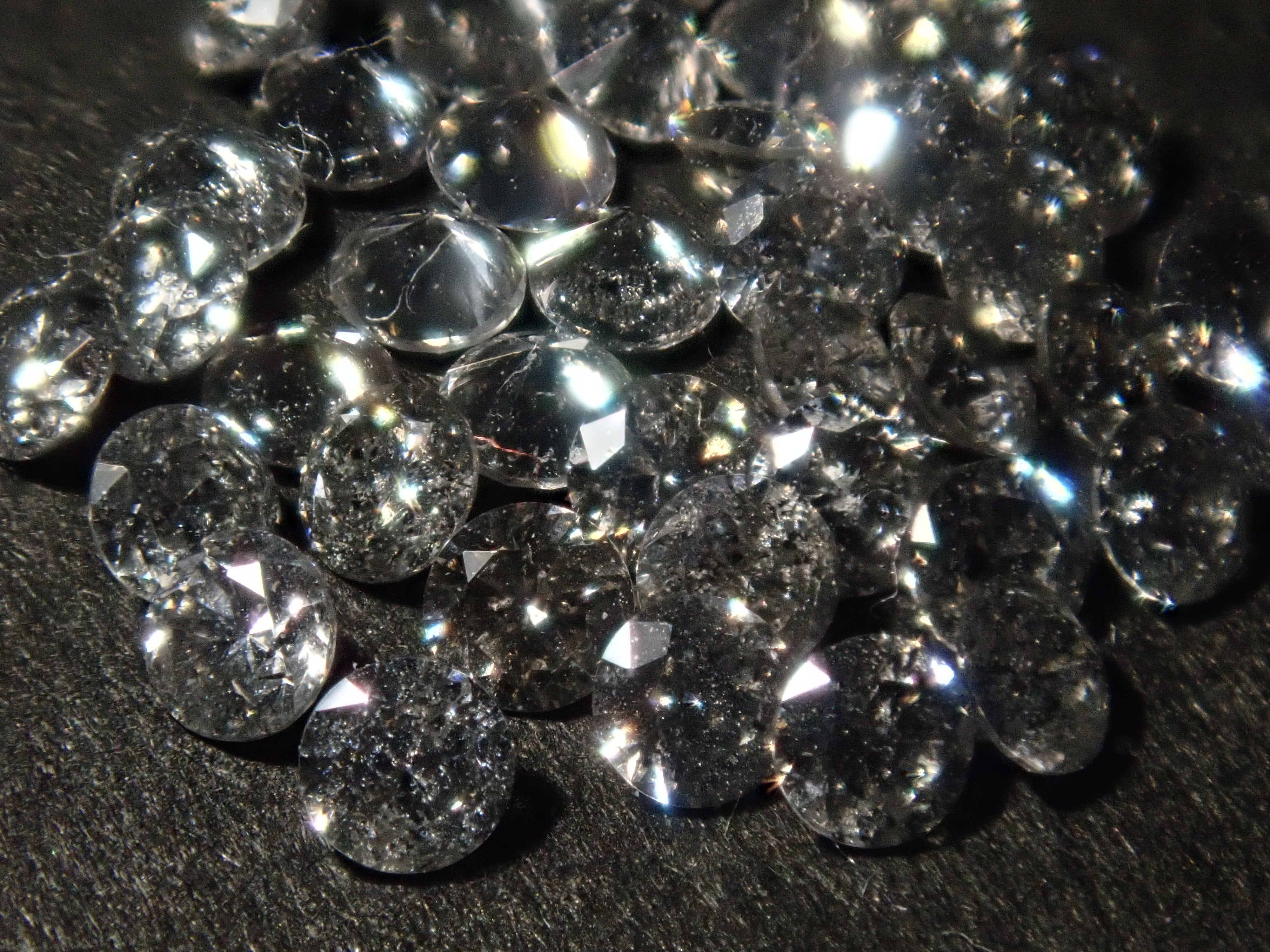 [On sale from 10pm on 12/7] {Limited to 40 stones} Salt and pepper diamond (2mm, melee diamond) 1 loose stone {Multiple purchase discounts available}