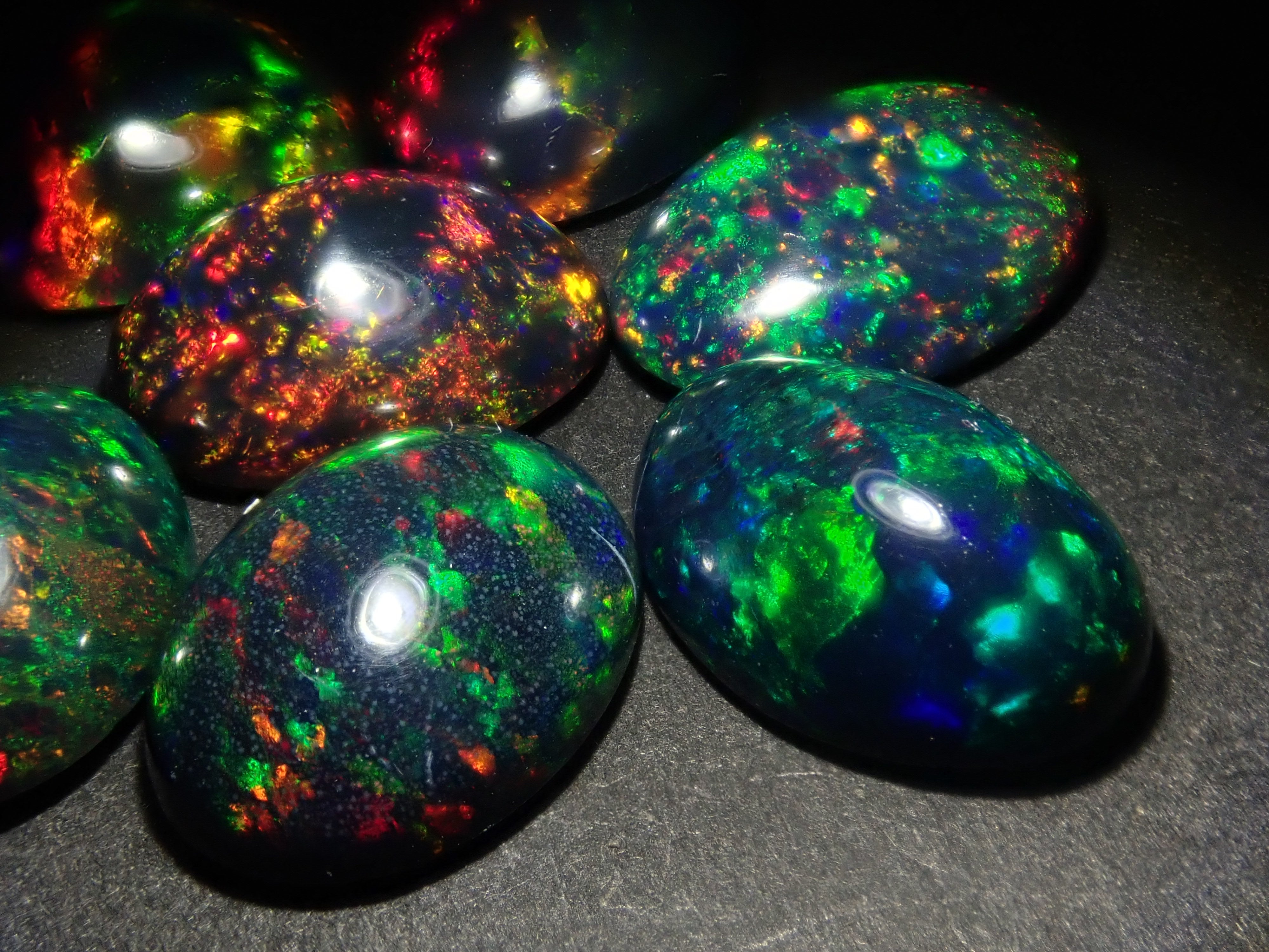 Limited to 8 stones: Ethiopian black opal (heat-treated, identification instructions included, average 2ct, approx. 11x8mm) 1 loose stone (multiple purchase discounts available)