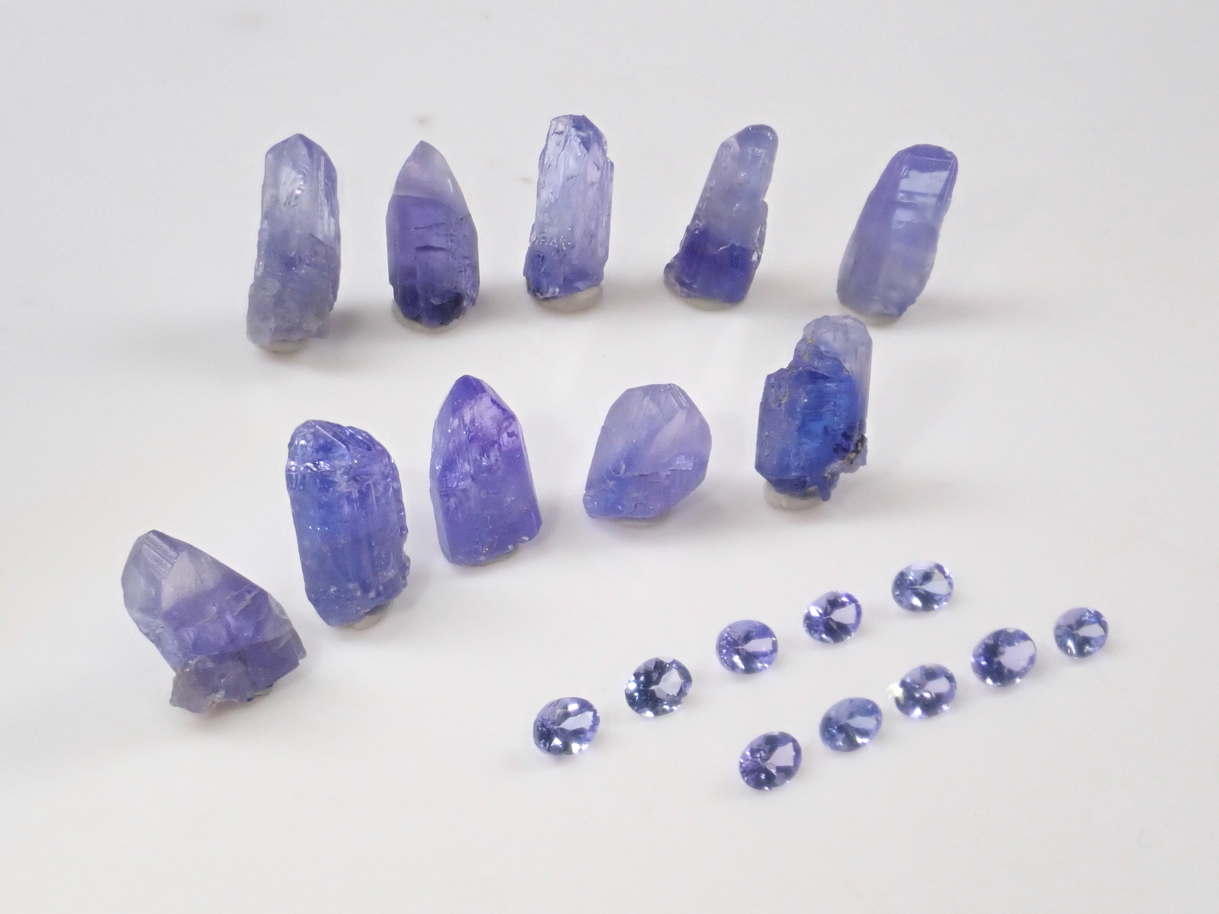 Limited to 11 stones: Set of 2 Tanzanite rough stones and loose stones from Tanzania: Discounts for multiple purchases