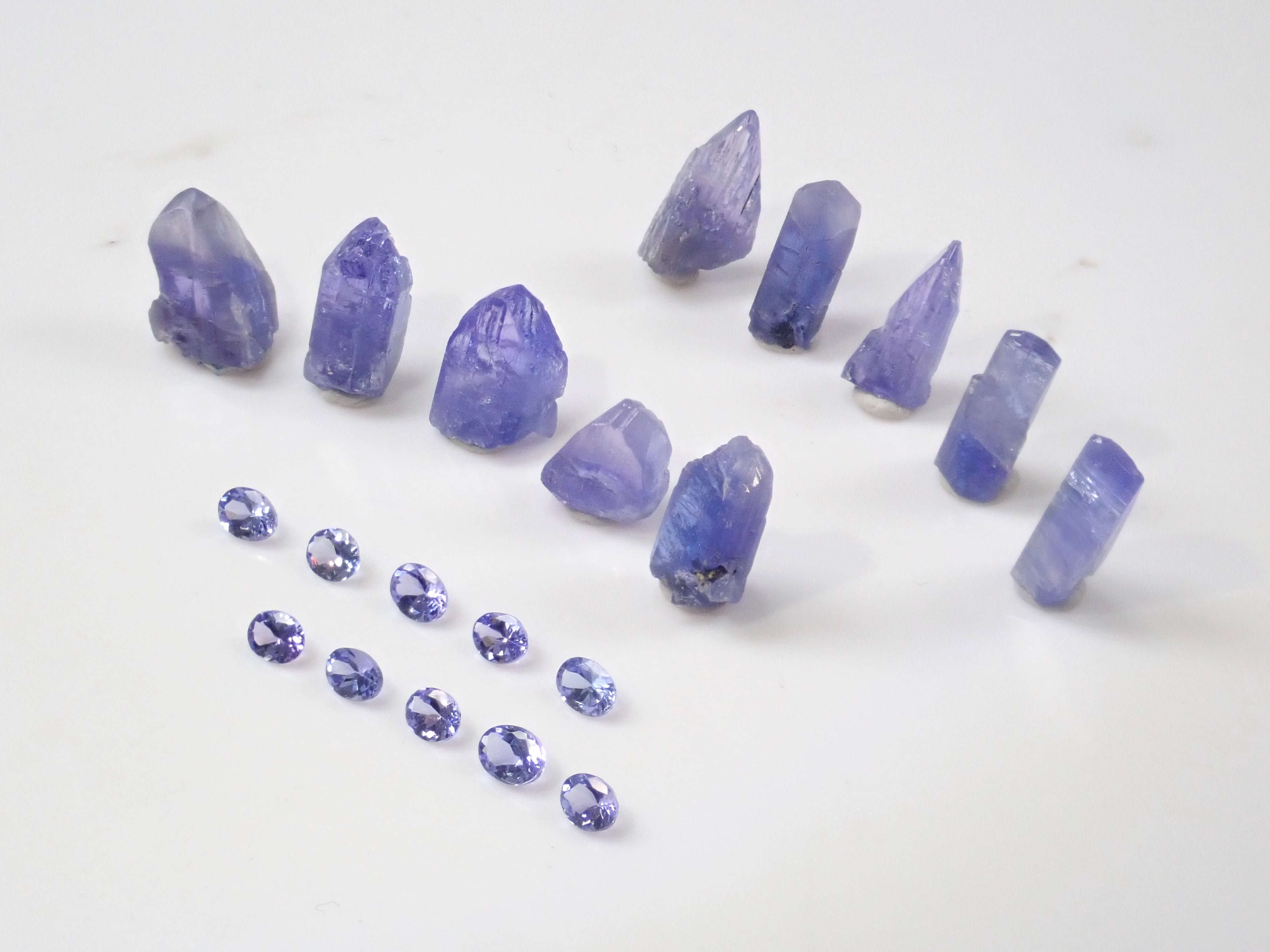 Limited to 11 stones: Set of 2 Tanzanite rough stones and loose stones from Tanzania: Discounts for multiple purchases