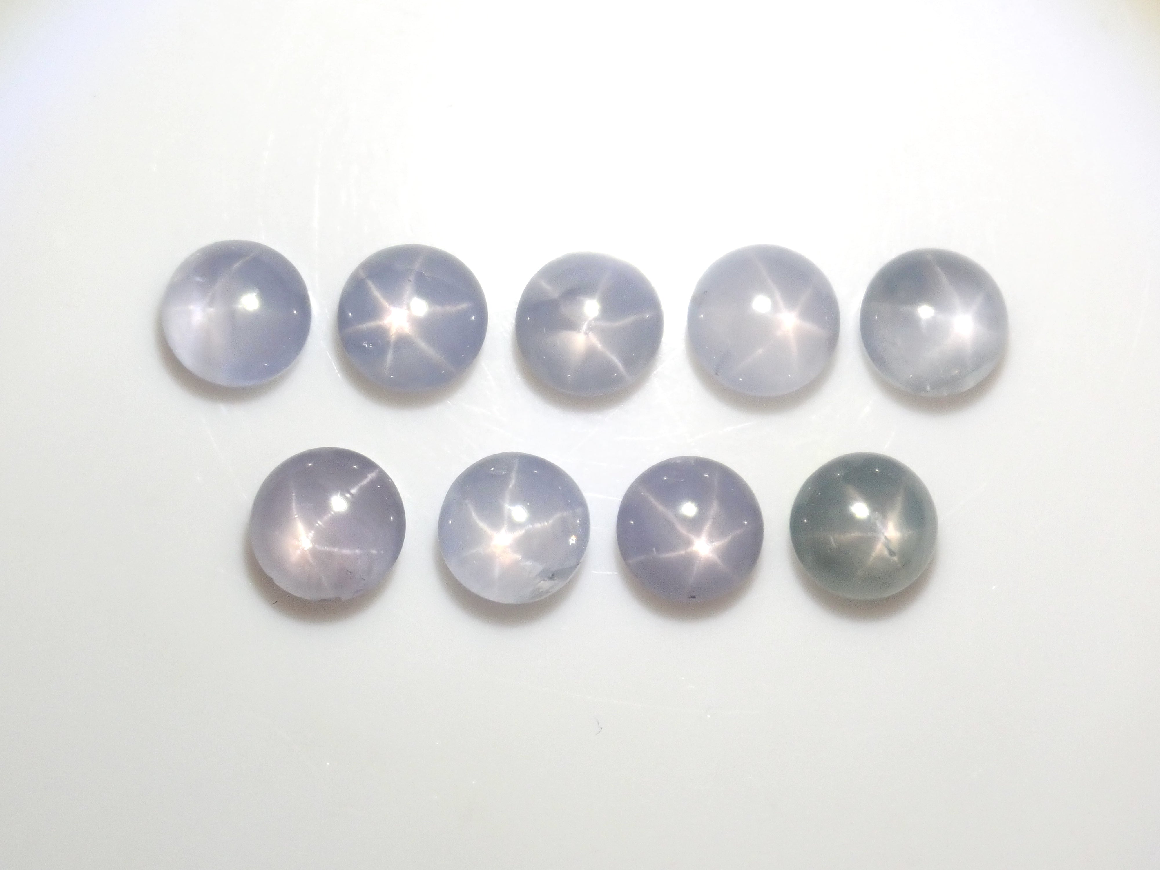 【5/2  22時販売】《限定9石》珍しいラウンドカボションカットのスリランカ産スターサファイア1石（約5.0mm）《複数購入割引有》