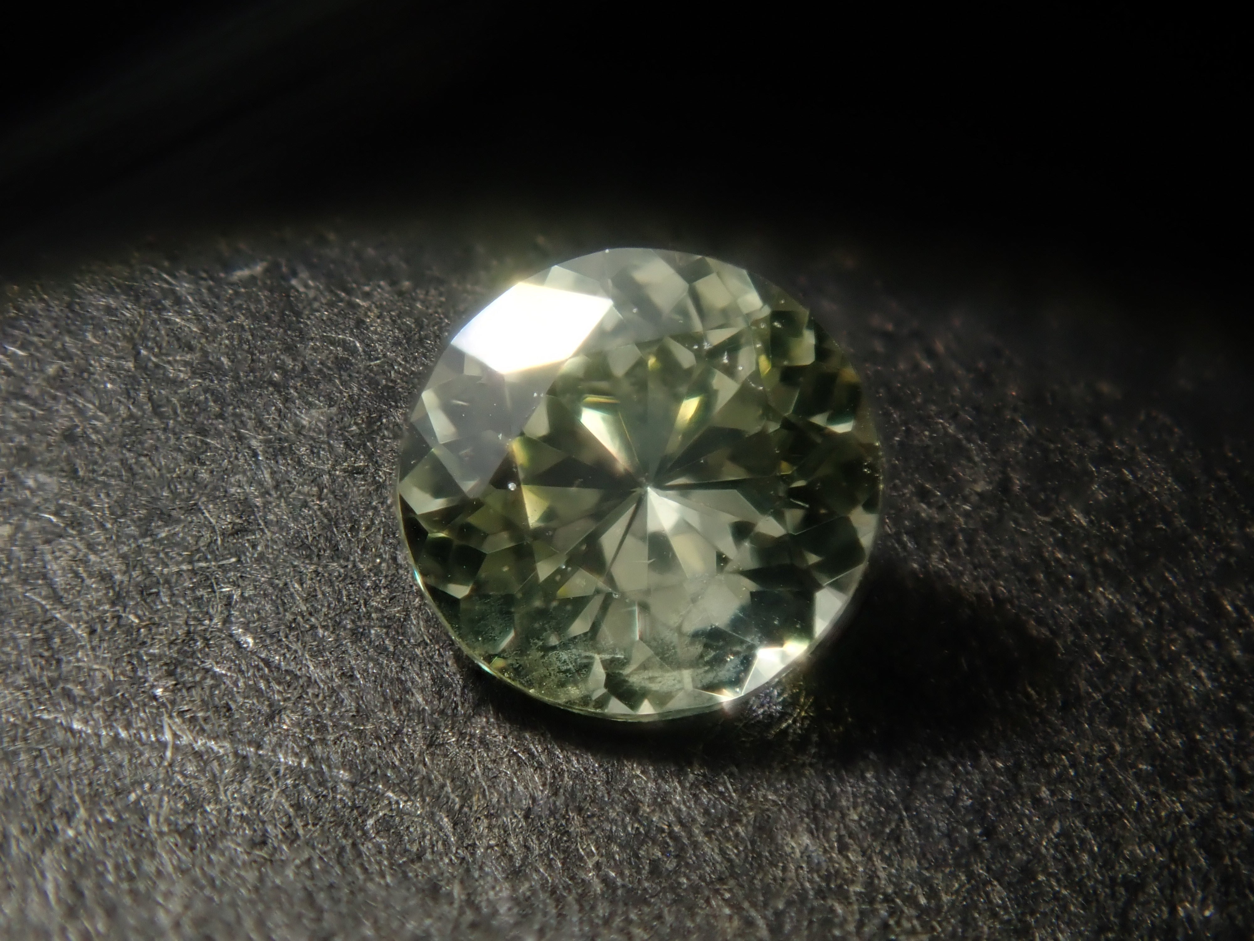 【2月2日晚間10點開始販售】限量20顆寶石：俄羅斯亞歷山大石、金綠寶石雙貓眼石及亞歷山大石扭蛋【多買有優惠】