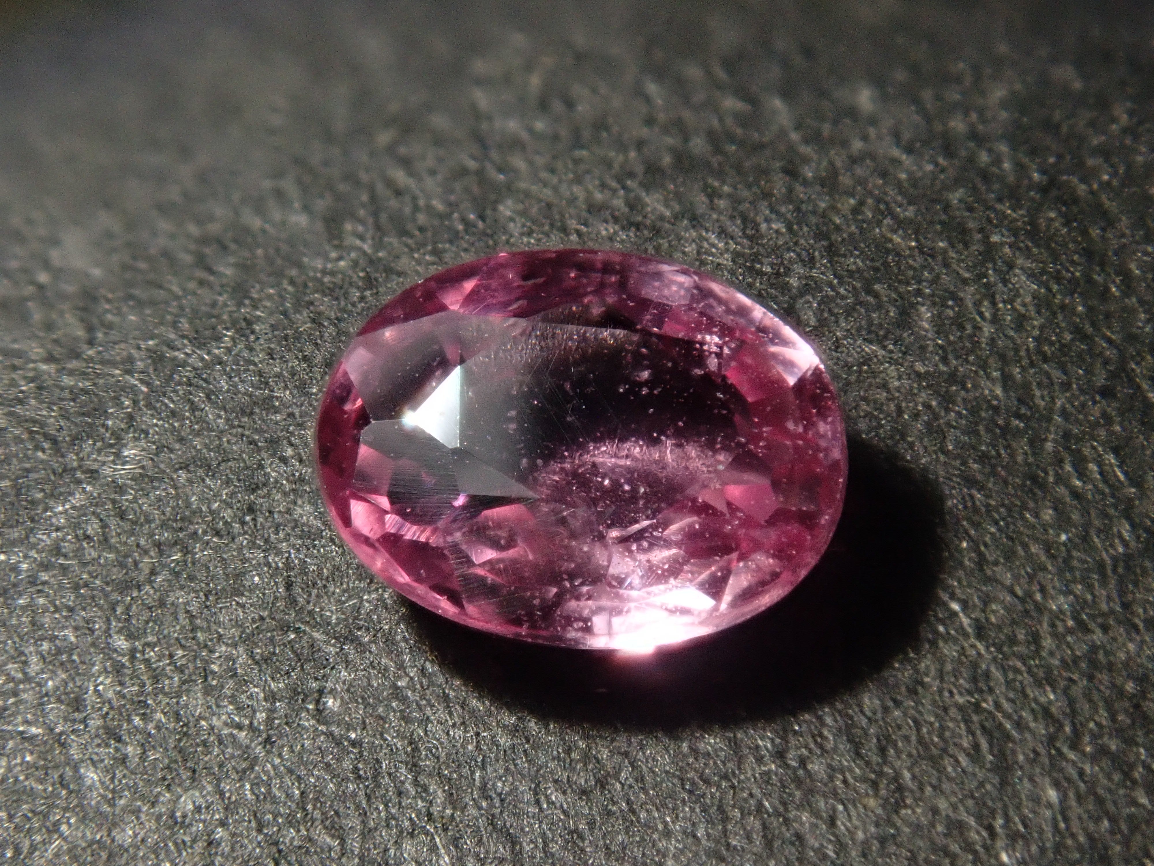 [On sale from 10pm on 8/4] Limited to 7 stones Pink sapphire gacha (Only 1 stone is 0.322ct Padparadscha sapphire with DGL certificate) 1 loose stone [Multiple purchase discounts available]