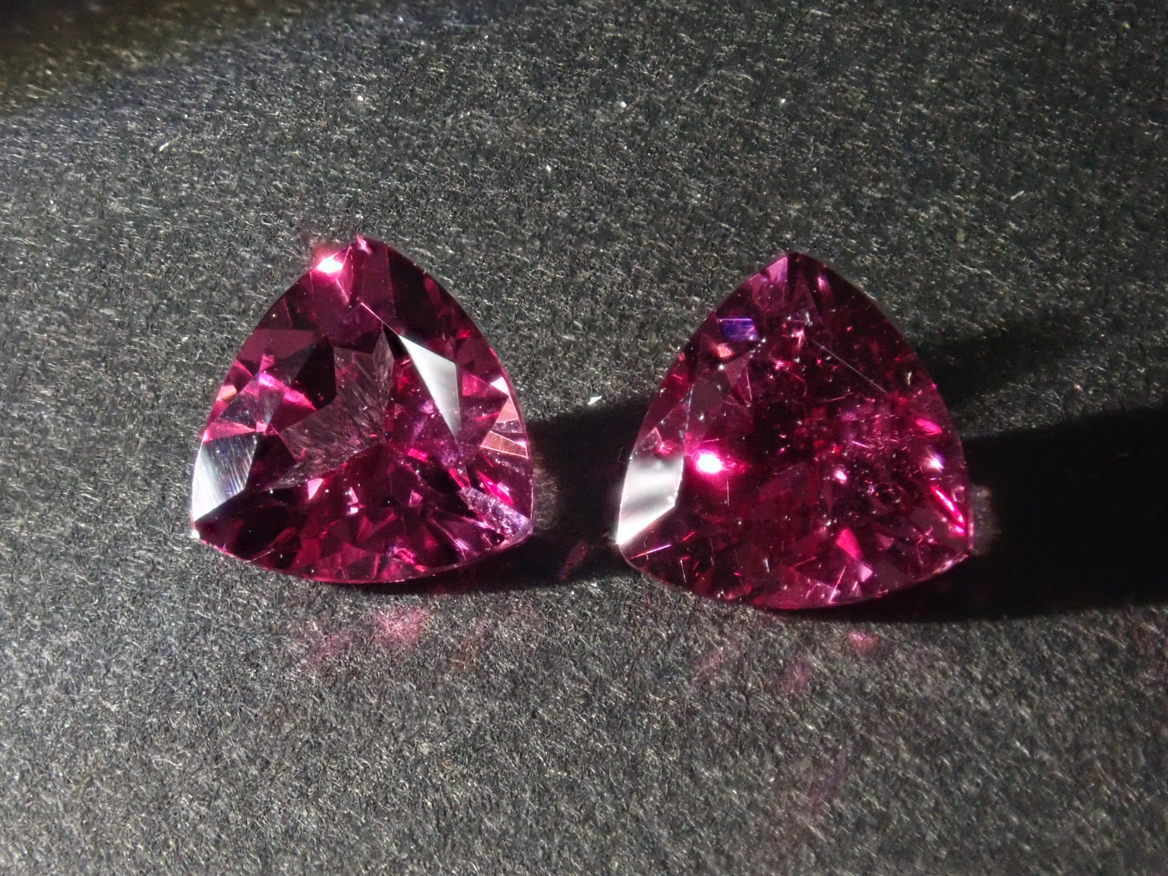 [Limited to 2 stones] 1 Brazilian rhodolite garnet loose stone (trillion cut, 6mm) [Multiple purchase discount available]