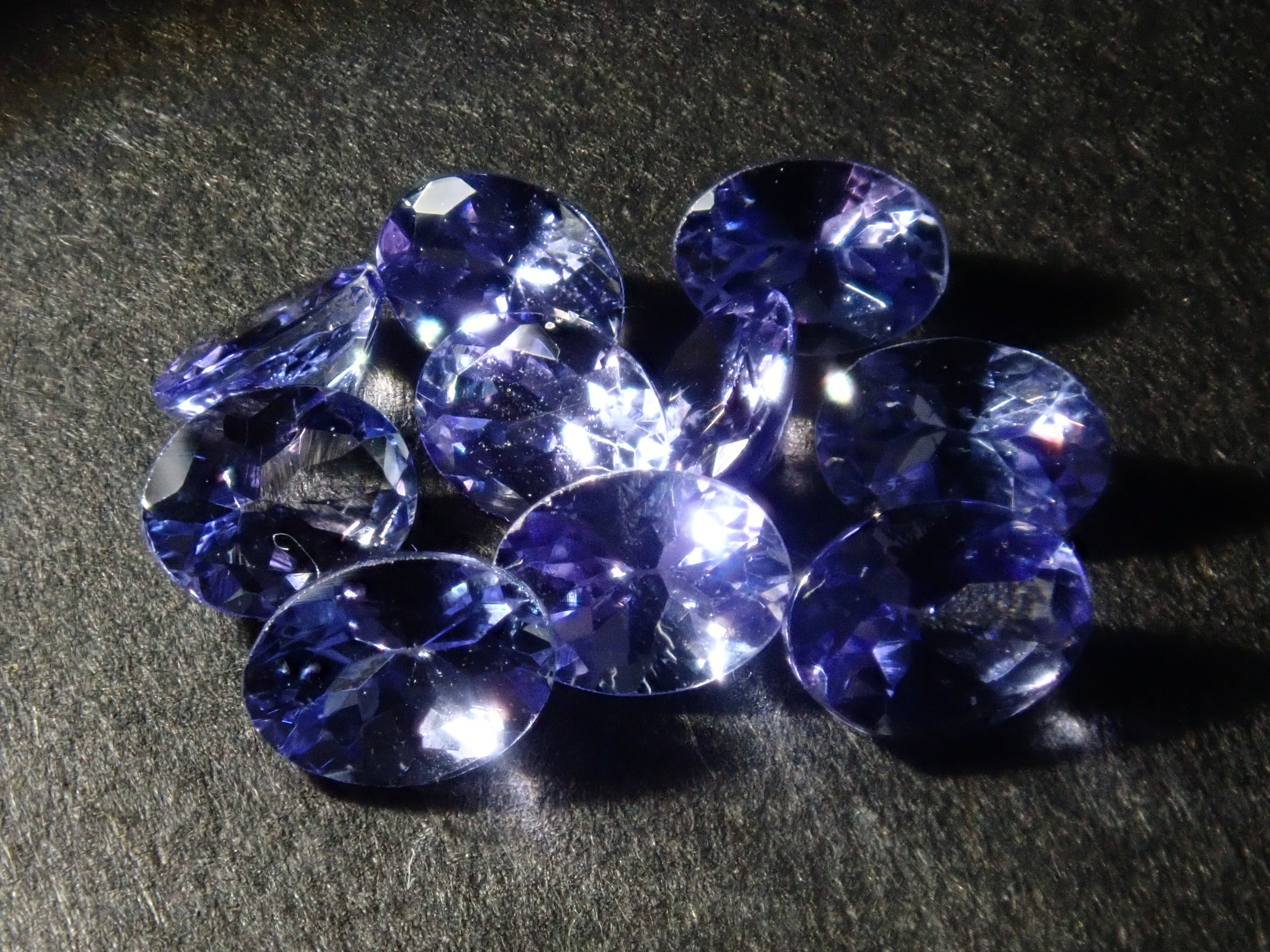 Limited to 11 stones: Set of 2 Tanzanite rough stones and loose stones from Tanzania: Discounts for multiple purchases