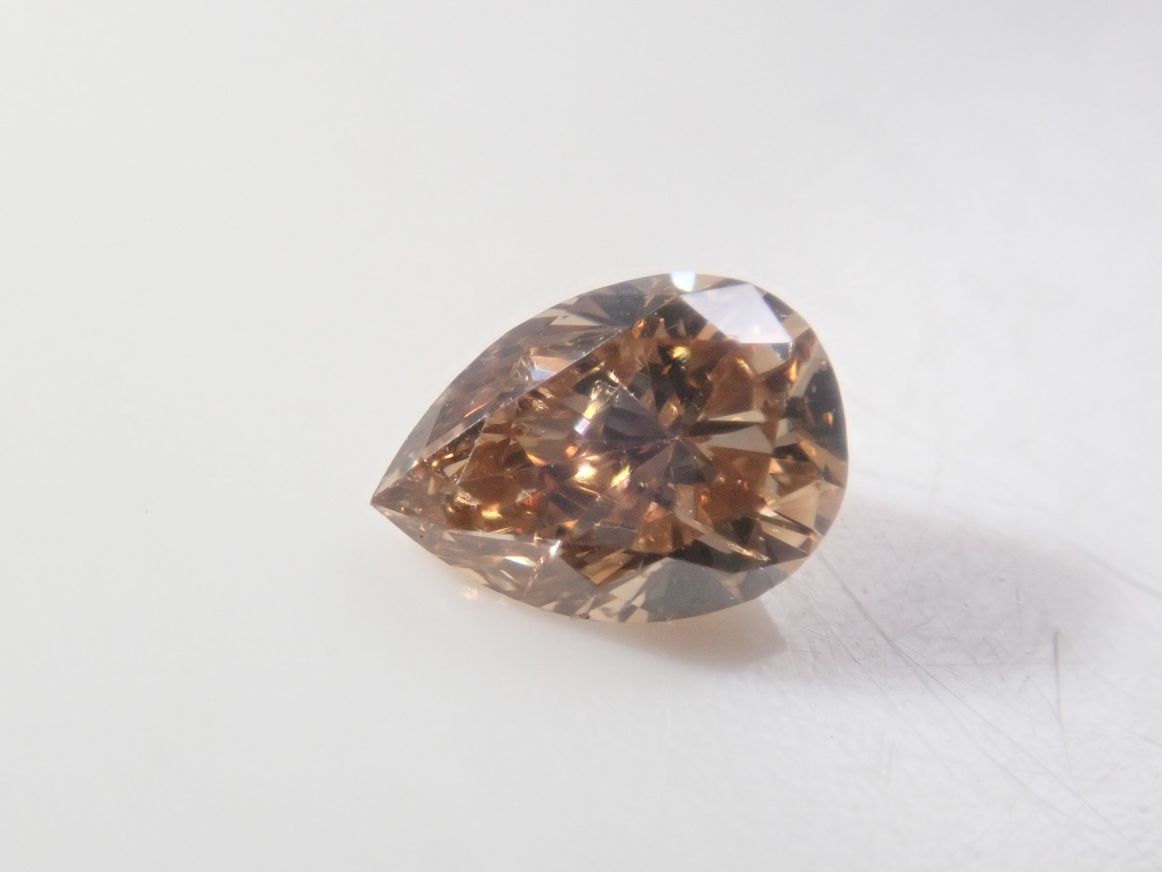 【4/18 22時販売】《限定5石》蛍光タイプのブラウンダイヤモンド１石ルース（ペアシェイプ,SIクラス相当,0.2ctUP）《複数購入割引有》