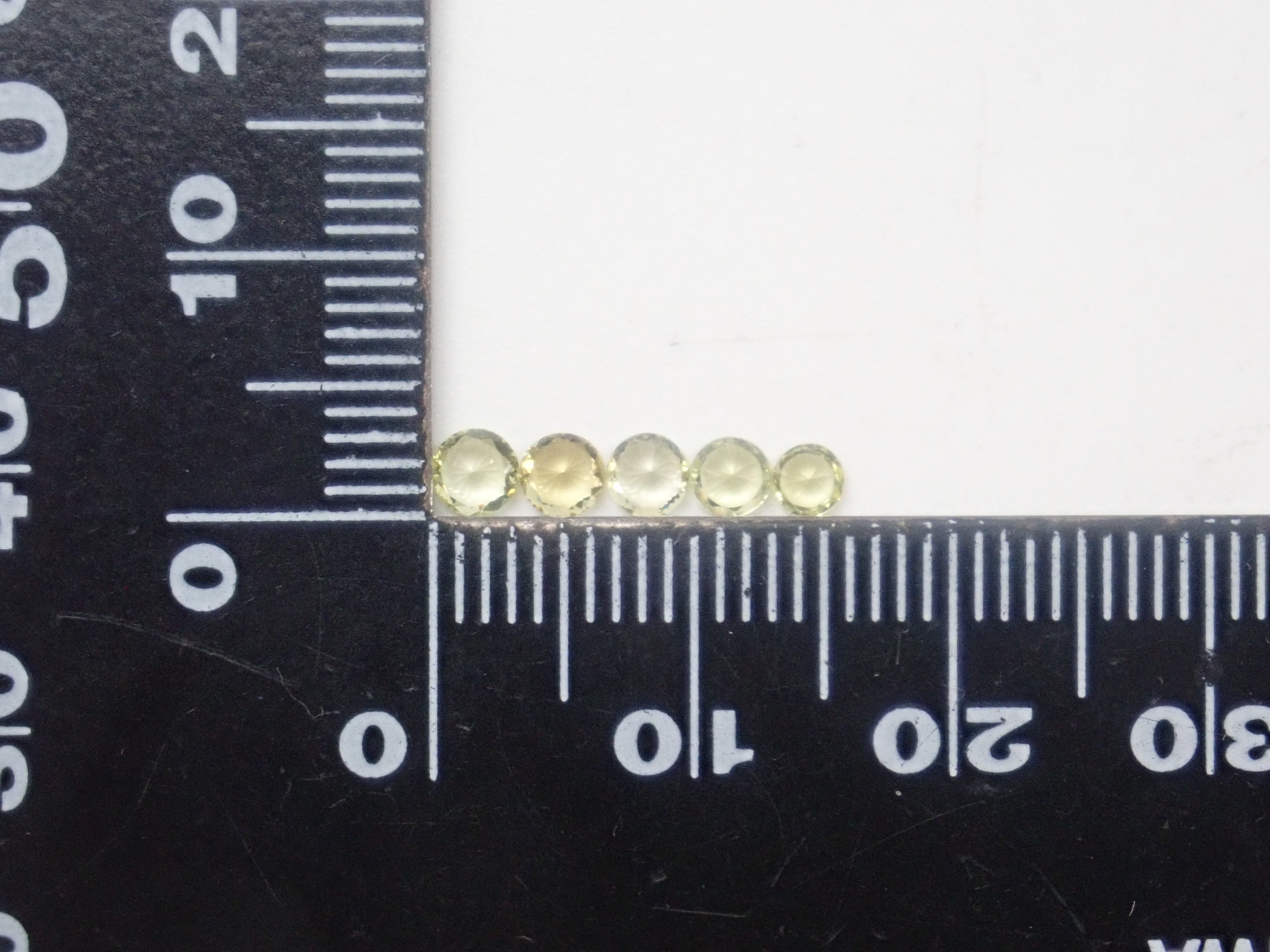 【2月2日晚間10點開始販售】限量20顆寶石：俄羅斯亞歷山大石、金綠寶石雙貓眼石及亞歷山大石扭蛋【多買有優惠】