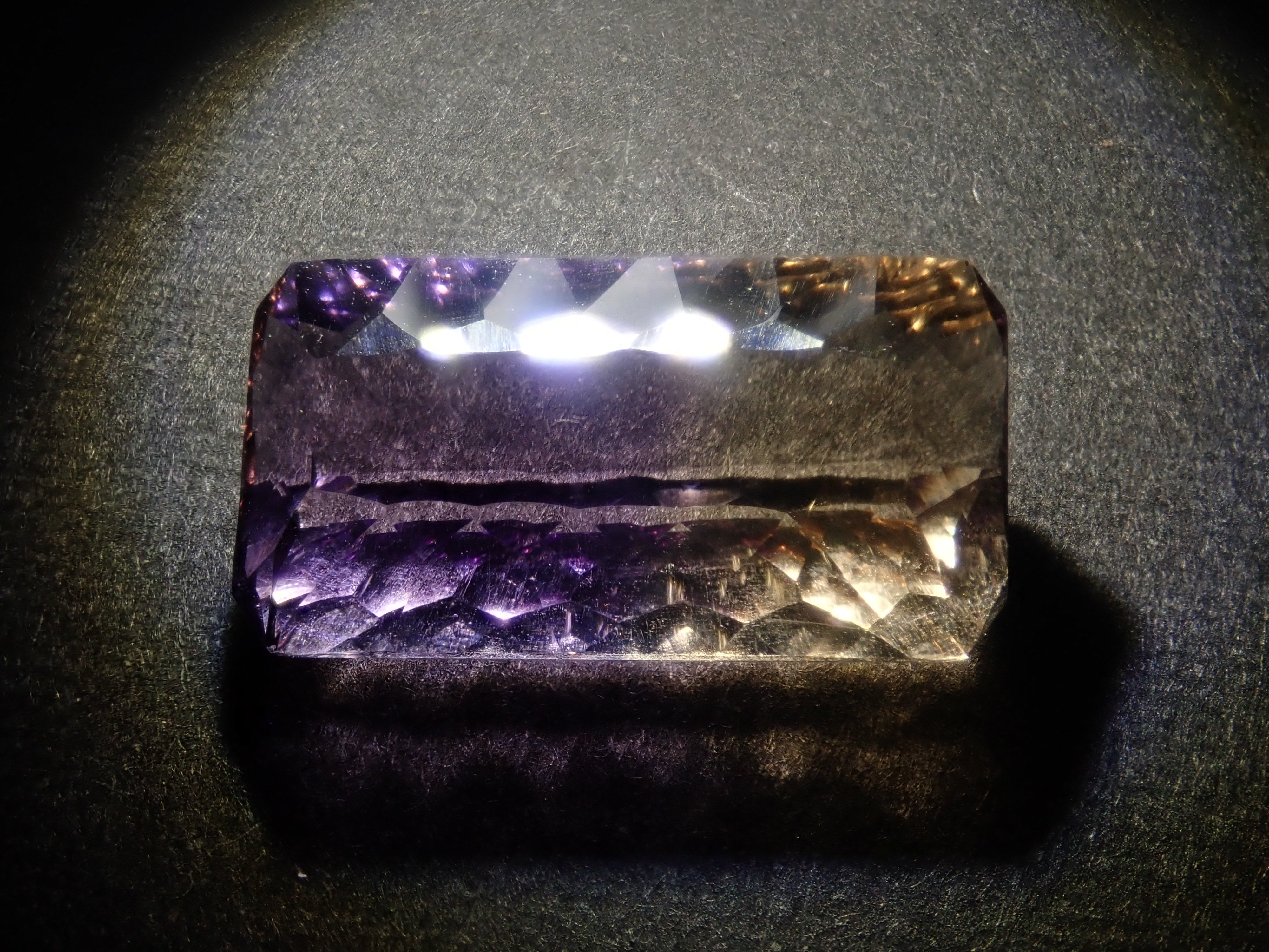 [On sale at 22:00 on 6/20] {Limited to 8 stones} 1 Brazilian ametrine loose stone (concave cut, average 7ct) {Multiple purchase discounts available}