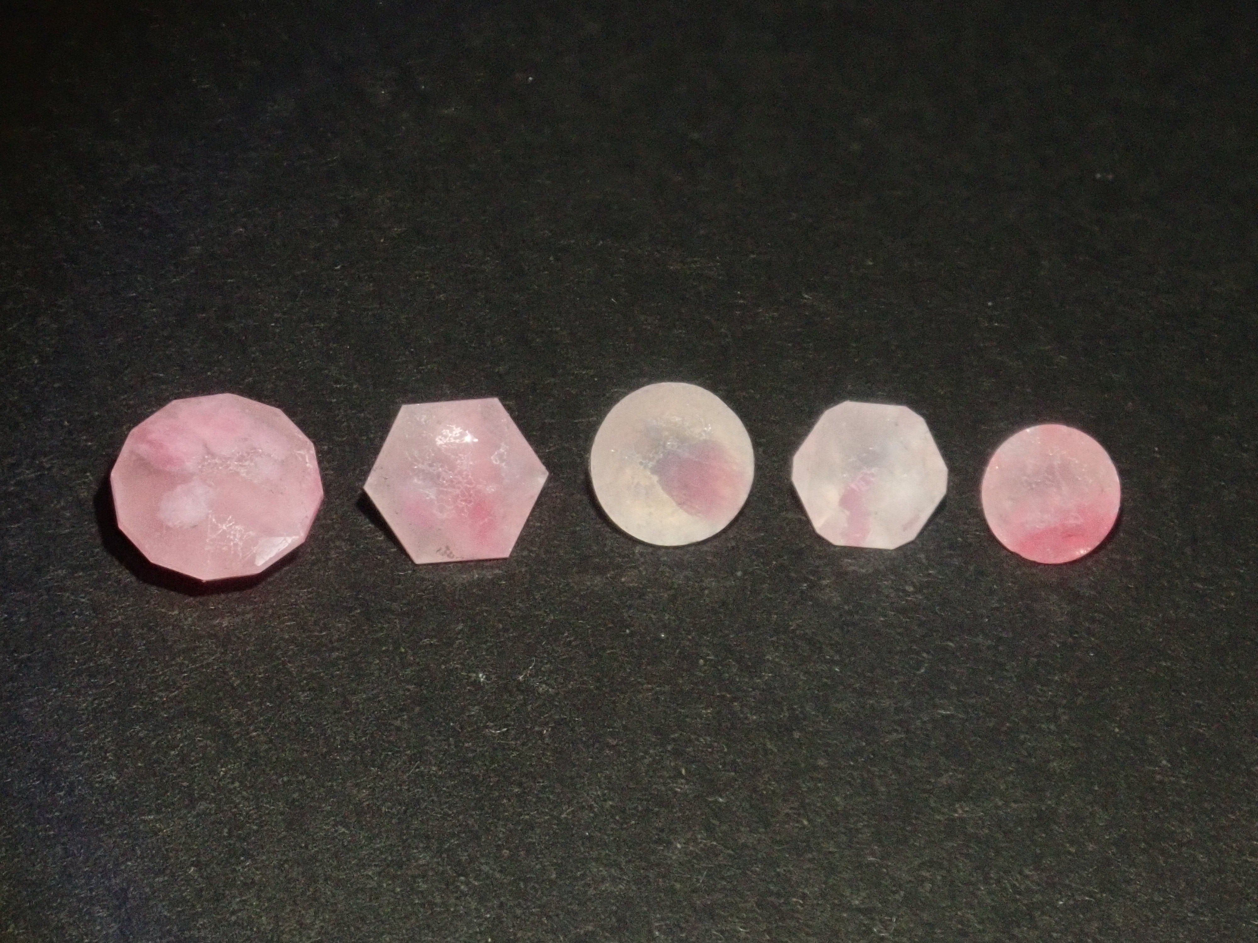 [Available at 10 PM on August 2nd] [Limited to 5 stones] Brazilian Rhodonite in Quartz (Faceted Cut) - 1 stone [Multiple purchase discounts available]