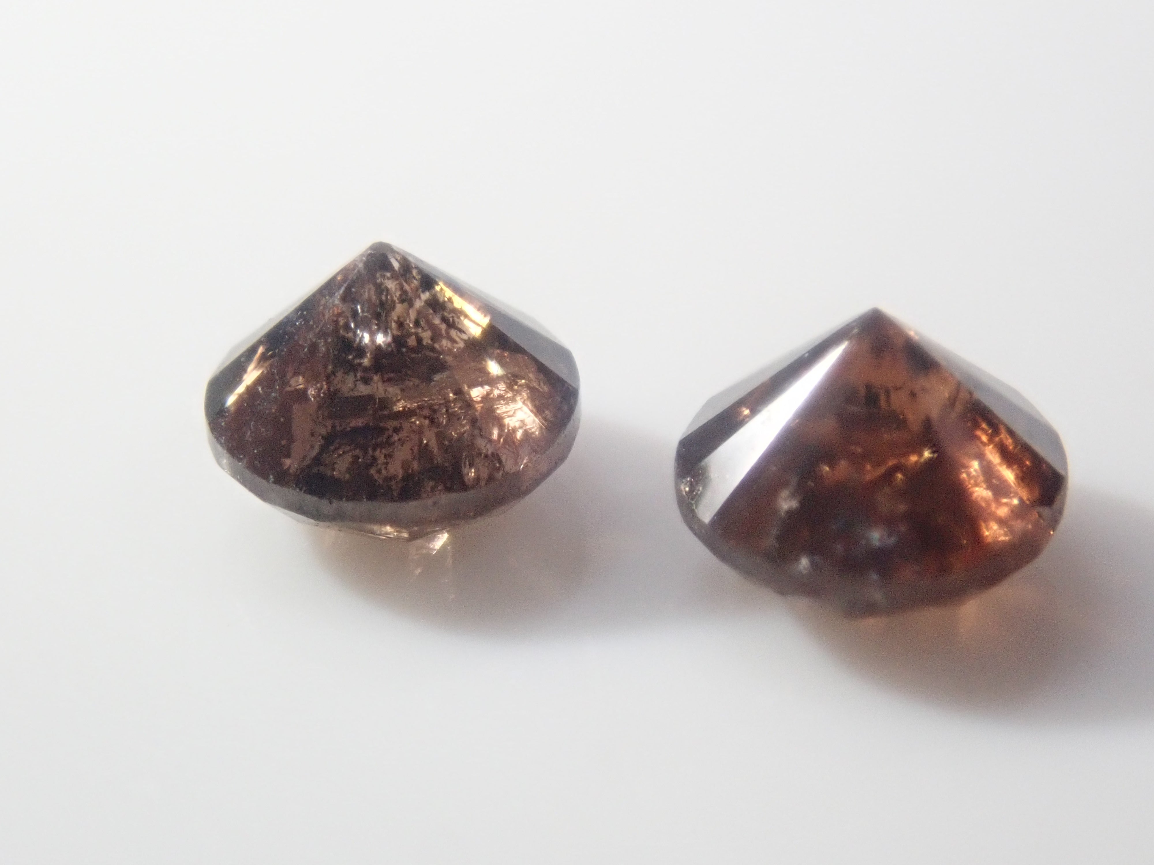 【未使用】ブラウンダイヤモンド　ブラウン ダイヤモンド 限定2石》ブラウンダイヤモンド（4mm,鑑別書付き）《複数購入割引有》