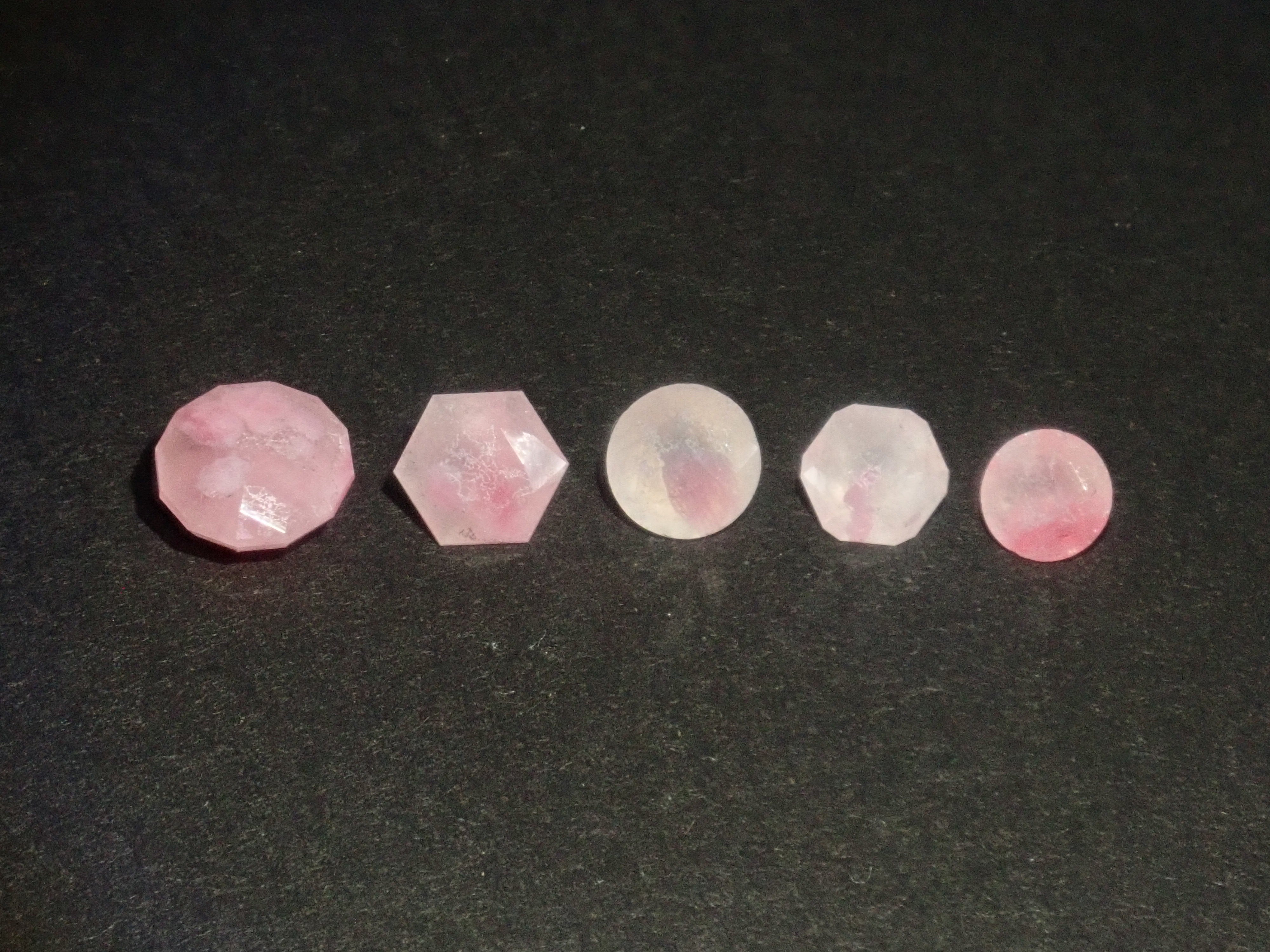 [Available at 10 PM on August 2nd] [Limited to 5 stones] Brazilian Rhodonite in Quartz (Faceted Cut) - 1 stone [Multiple purchase discounts available]