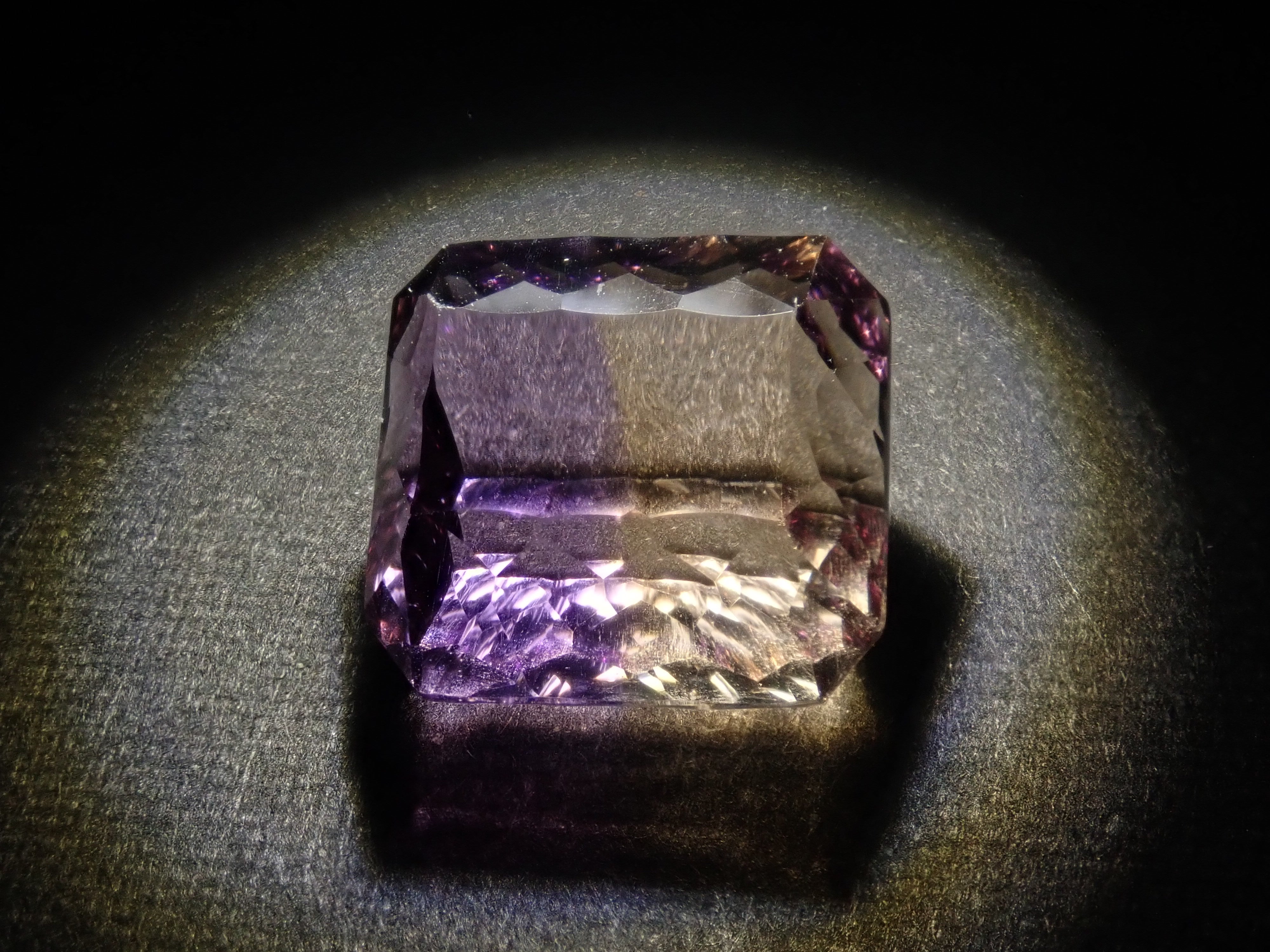 [On sale at 22:00 on 6/20] {Limited to 8 stones} 1 Brazilian ametrine loose stone (concave cut, average 7ct) {Multiple purchase discounts available}