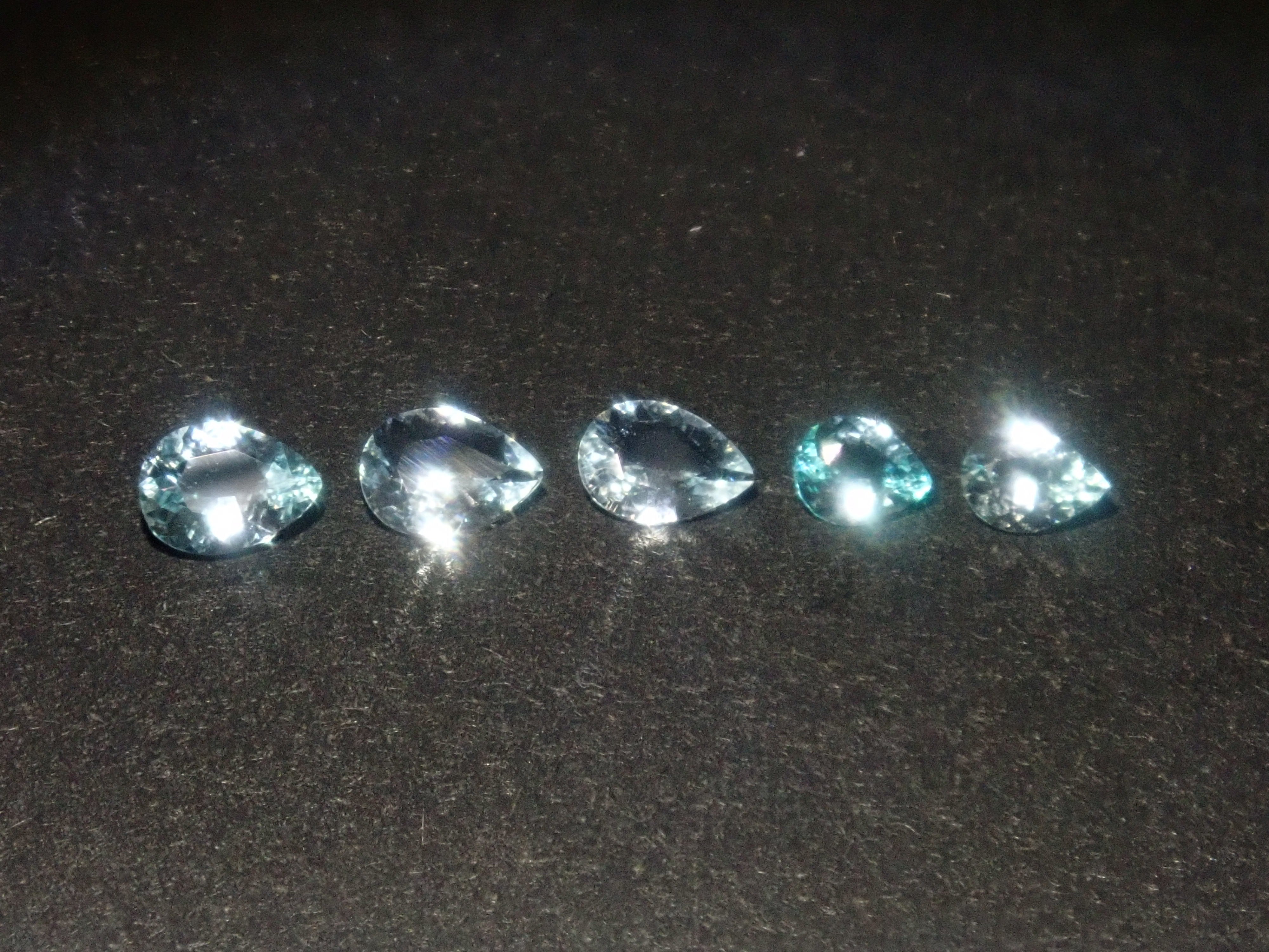 【2/21 22時販売】《限定11石》ブルー石ガチャ（通常22,800円のブラジル産パライバトルマリン（CuO:1.7%,MnO:2.1%）・モザンビーク産パライバトルマリン・ジンバブエ産ユークレースなど）《複数購入割引有》