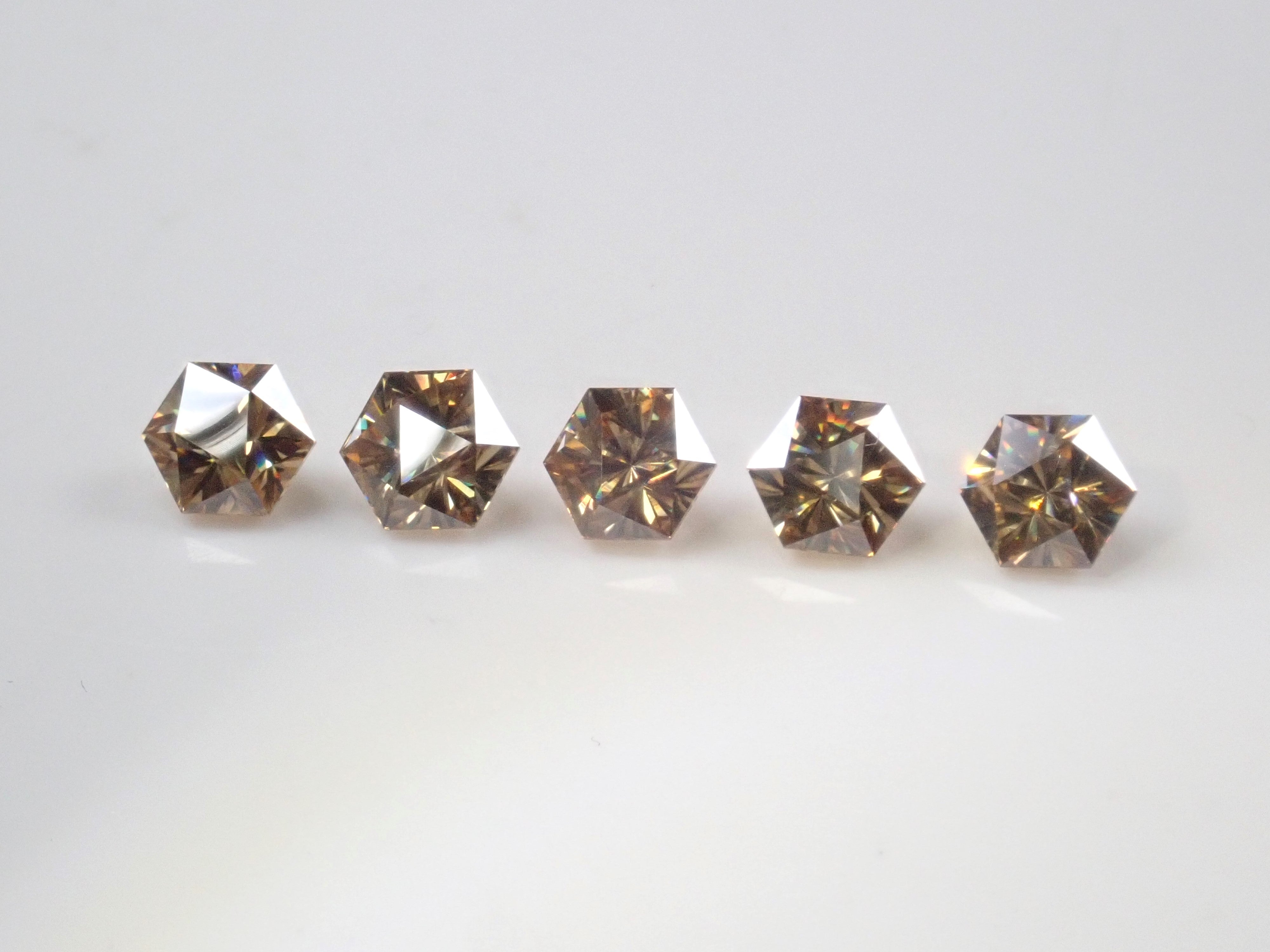 Limited to 5 stones: 1 synthetic moissanite loose stone (Sanjay cut hexagonal, 6mm) Multiple purchase discounts available