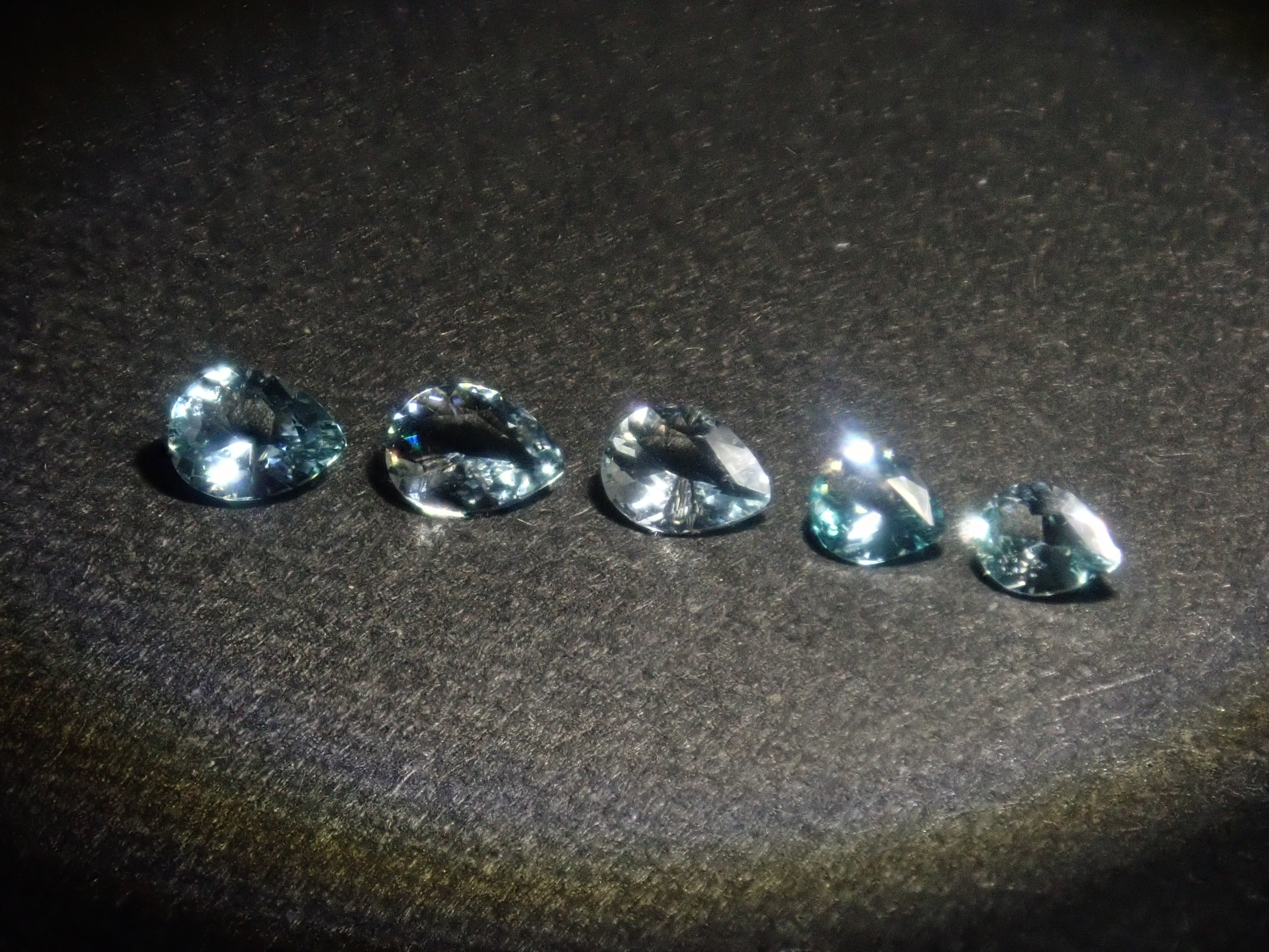 【2/21 22時販売】《限定11石》ブルー石ガチャ（通常22,800円のブラジル産パライバトルマリン（CuO:1.7%,MnO:2.1%）・モザンビーク産パライバトルマリン・ジンバブエ産ユークレースなど）《複数購入割引有》