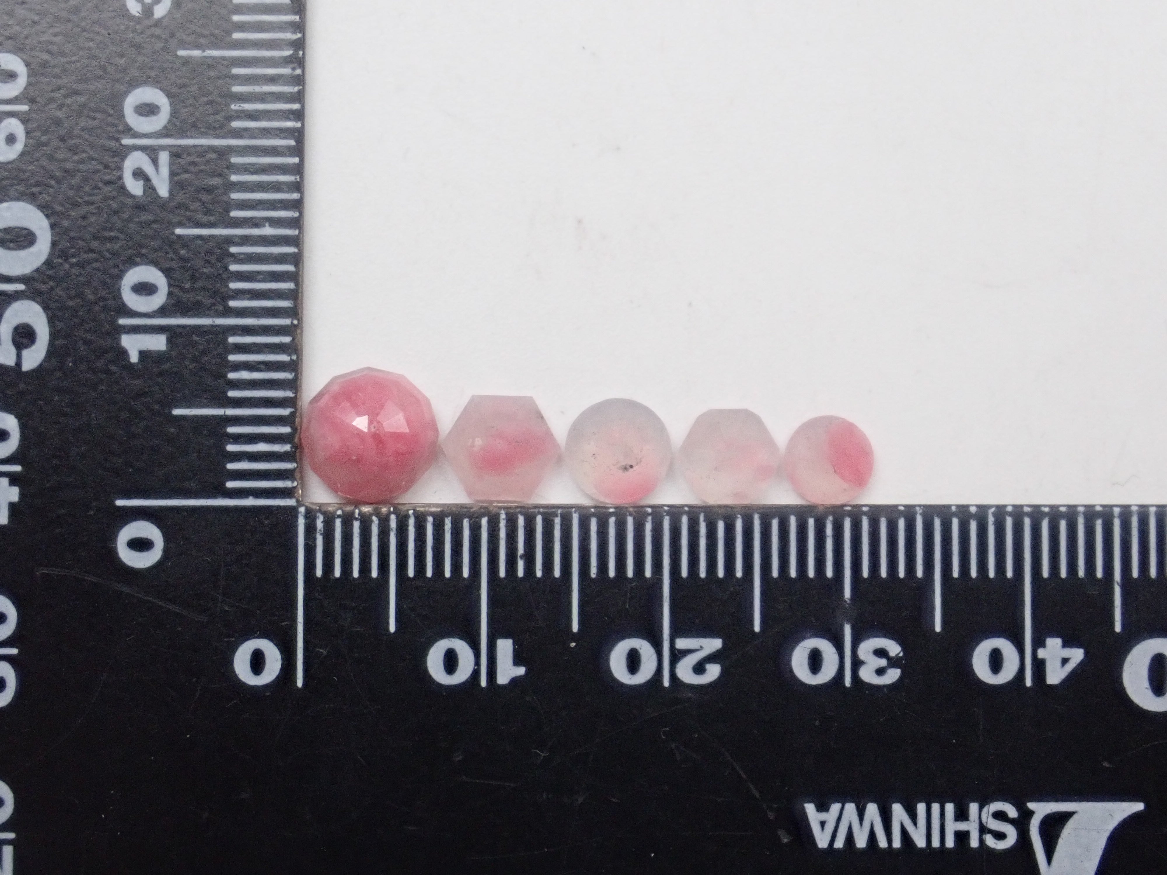[Available at 10 PM on August 2nd] [Limited to 5 stones] Brazilian Rhodonite in Quartz (Faceted Cut) - 1 stone [Multiple purchase discounts available]