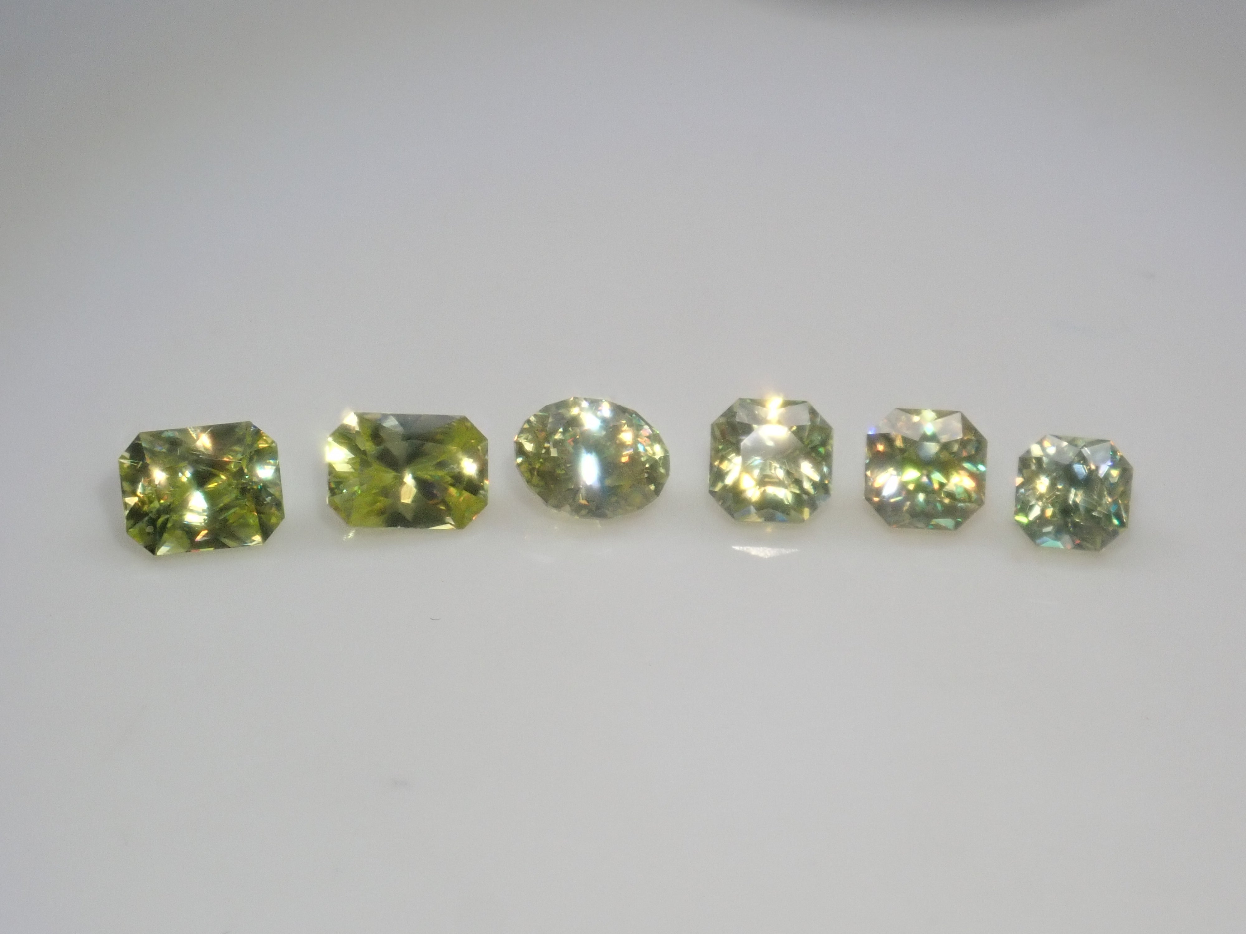 [Available at 10 PM on August 2nd] [Limited to 6 stones] Zimbabwean sphene loose stone [Multiple purchase discounts available]