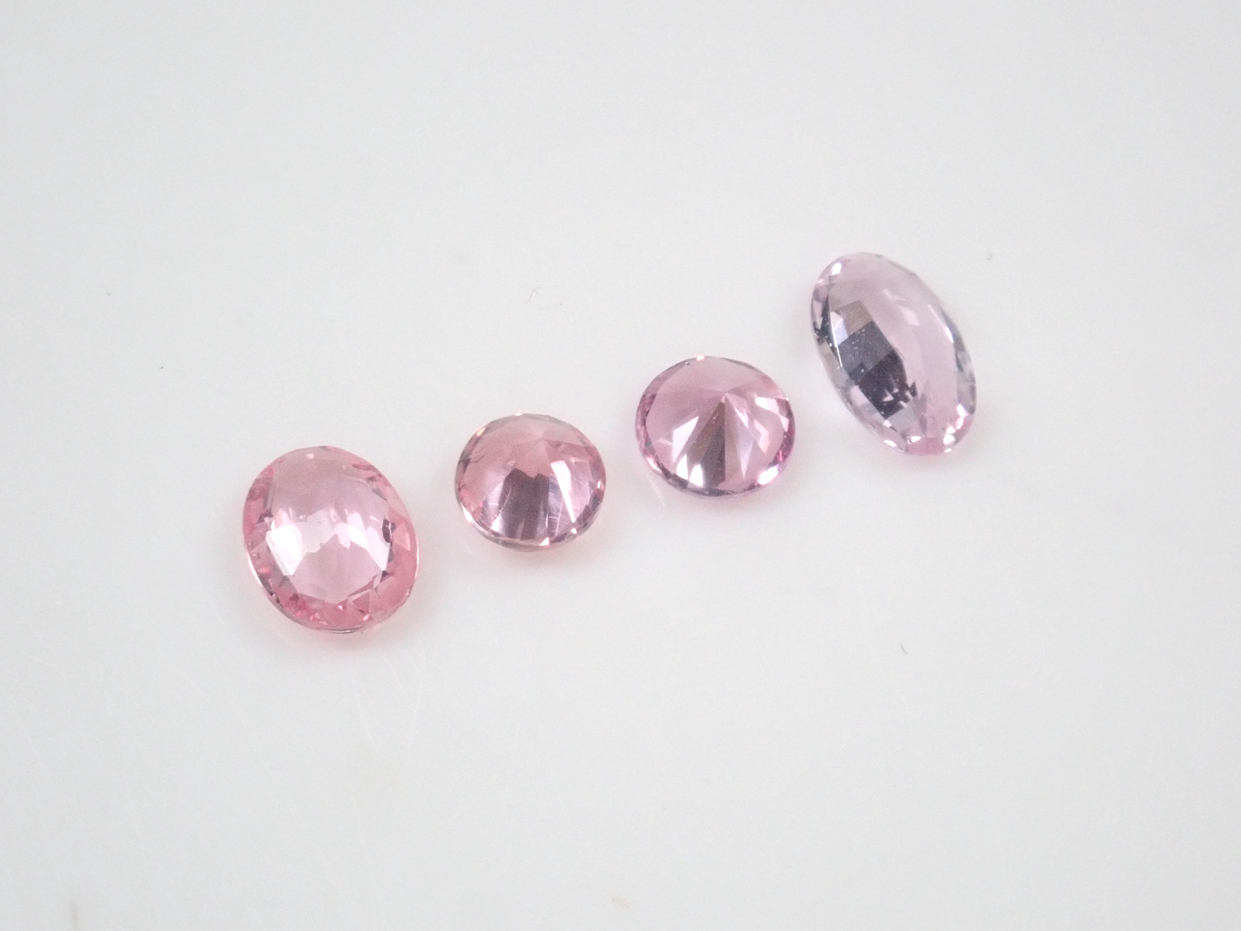 [On sale from 10pm on 8/4] Limited to 4 stones Pink Sapphire Gacha💎 (Only 1 stone is Padparadscha Sapphire 0.215ct with DGL certificate) 1 loose stone [Multiple purchase discounts available]