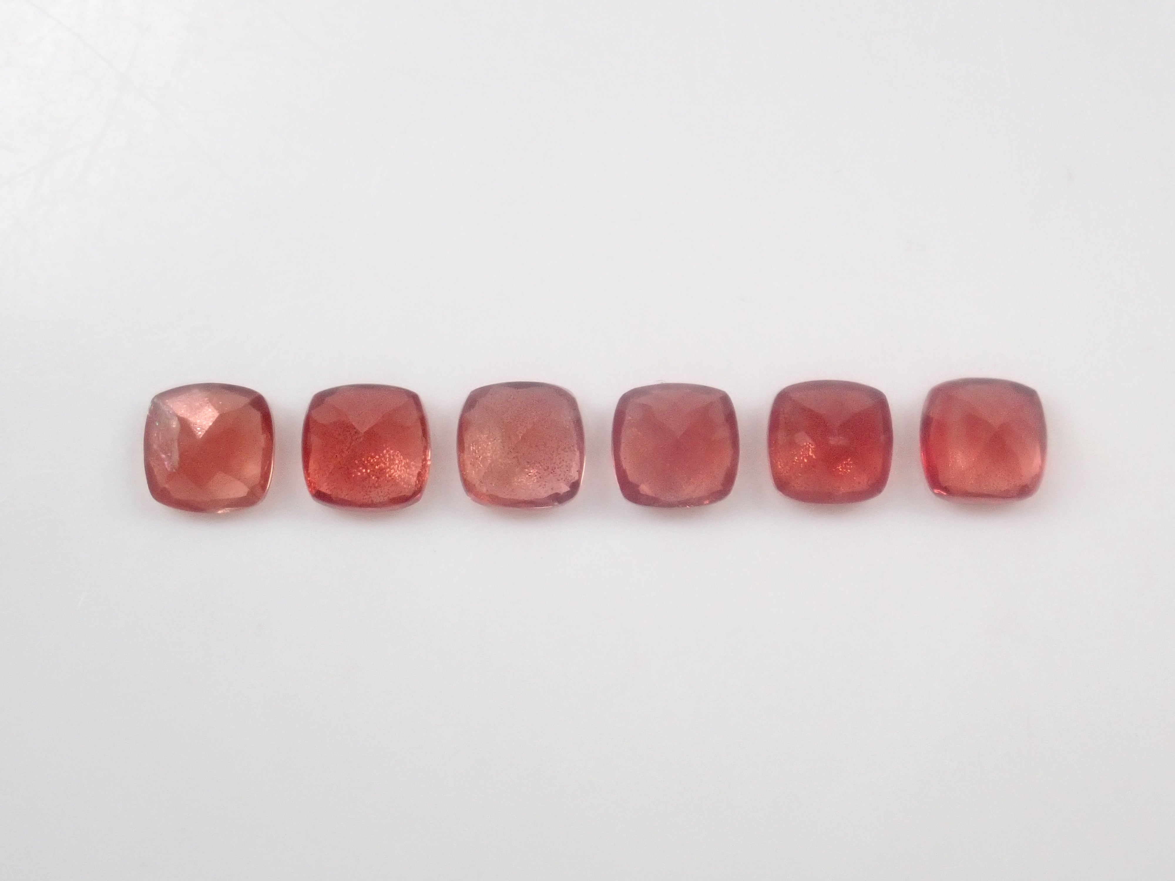 【1/25 22時販売】《限定6石》シラーが綺麗なアメリカ産オレゴンサンストーン💎（クッションカット,6×6mm）《複数購入割引有》