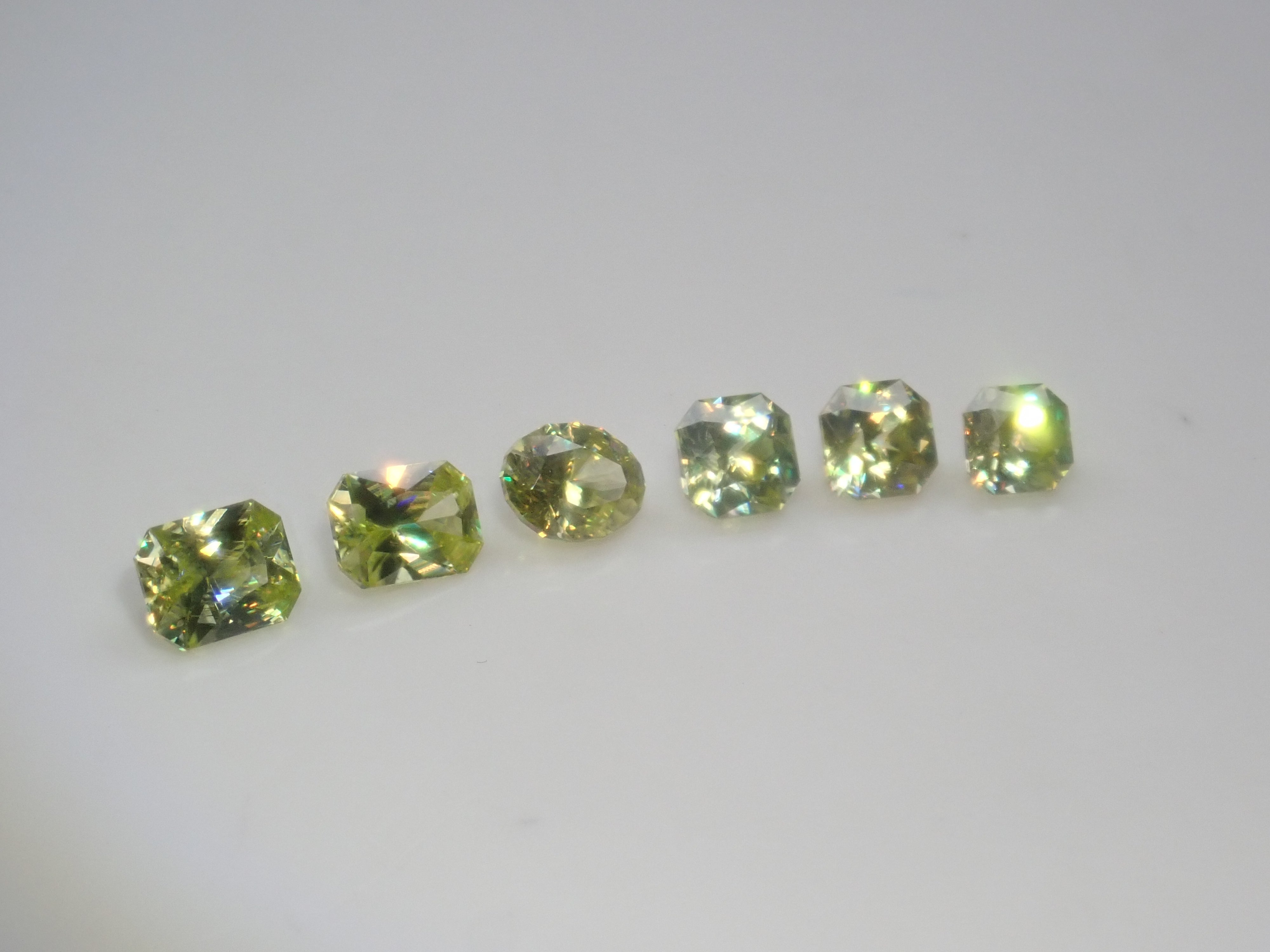 [Available at 10 PM on August 2nd] [Limited to 6 stones] Zimbabwean sphene loose stone [Multiple purchase discounts available]