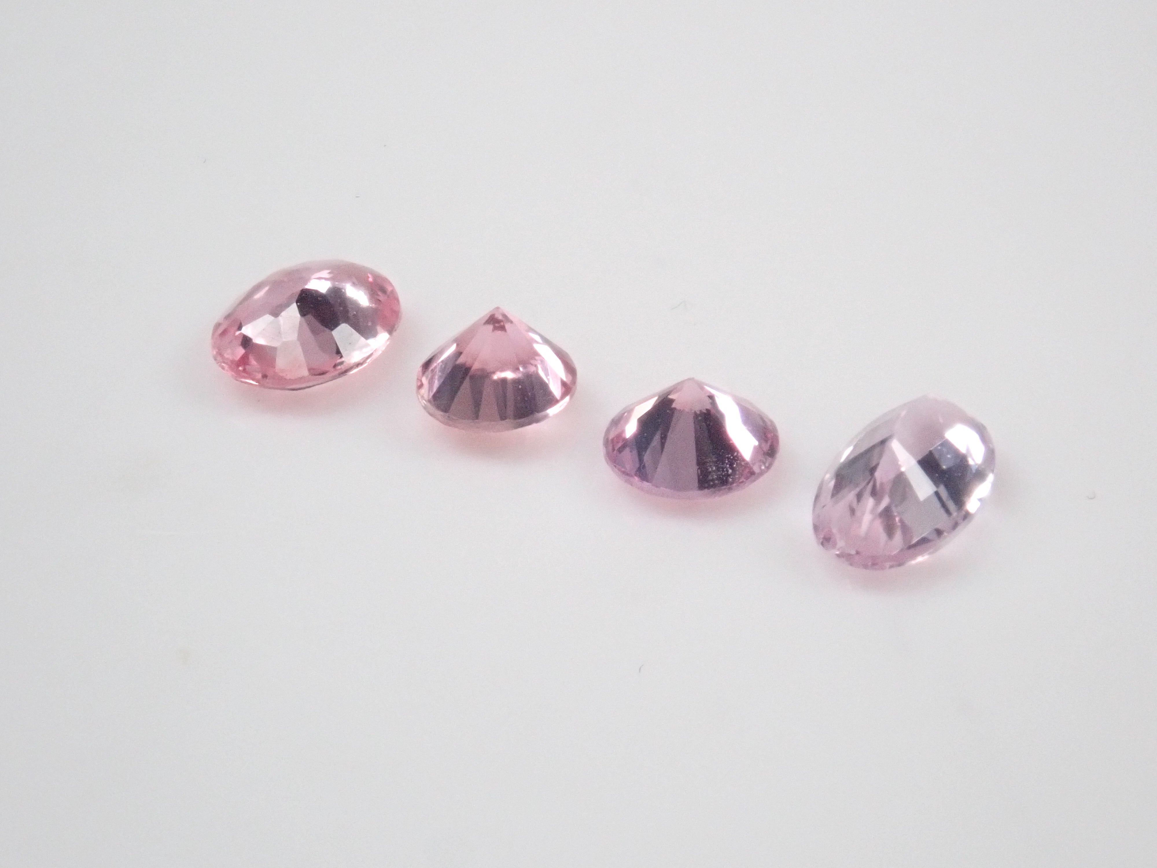 [On sale from 10pm on 8/4] Limited to 4 stones Pink Sapphire Gacha💎 (Only 1 stone is Padparadscha Sapphire 0.215ct with DGL certificate) 1 loose stone [Multiple purchase discounts available]