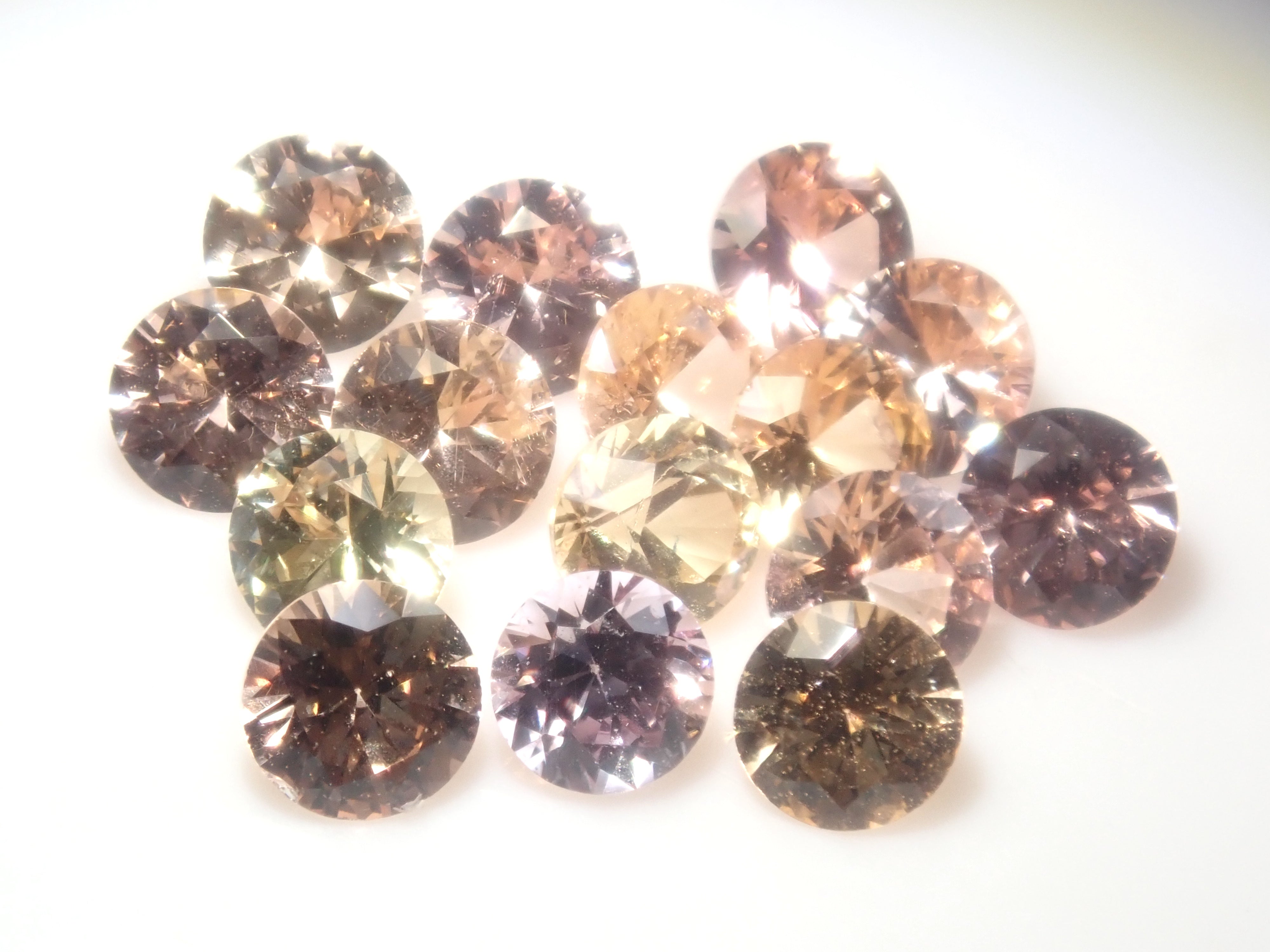 厳選1点もの★極上品★学生・初心者もOK♥超綺麗ガーネットレッド♥ GARNET｜ガーネット | 京セラジュエリー オンラインストア
