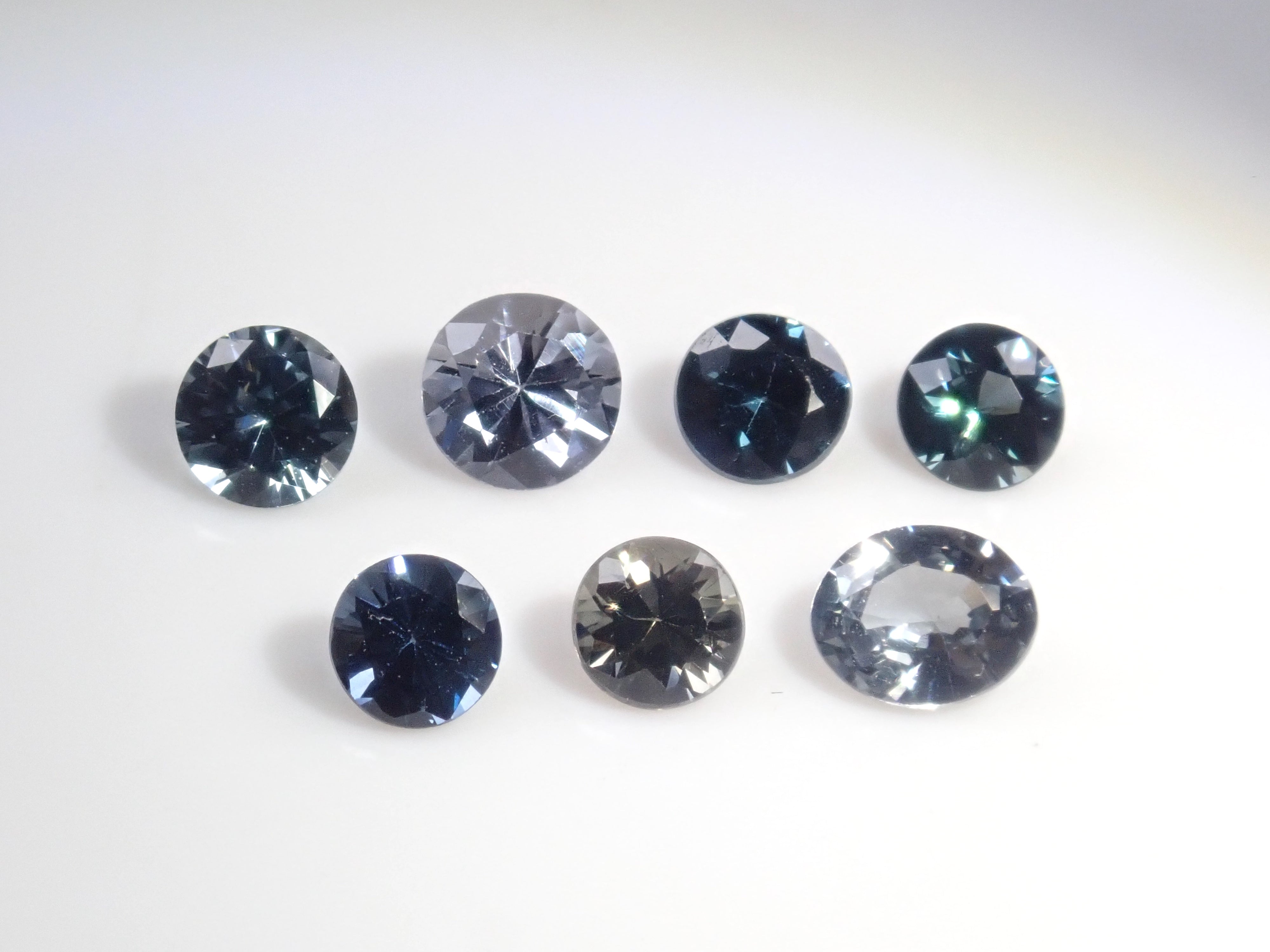 [On sale from 22:00 on August 8th] [Limited to 6 stones] 1 loose stone of spinel (blue/purple) from Madagascar [Multiple purchase discounts available]