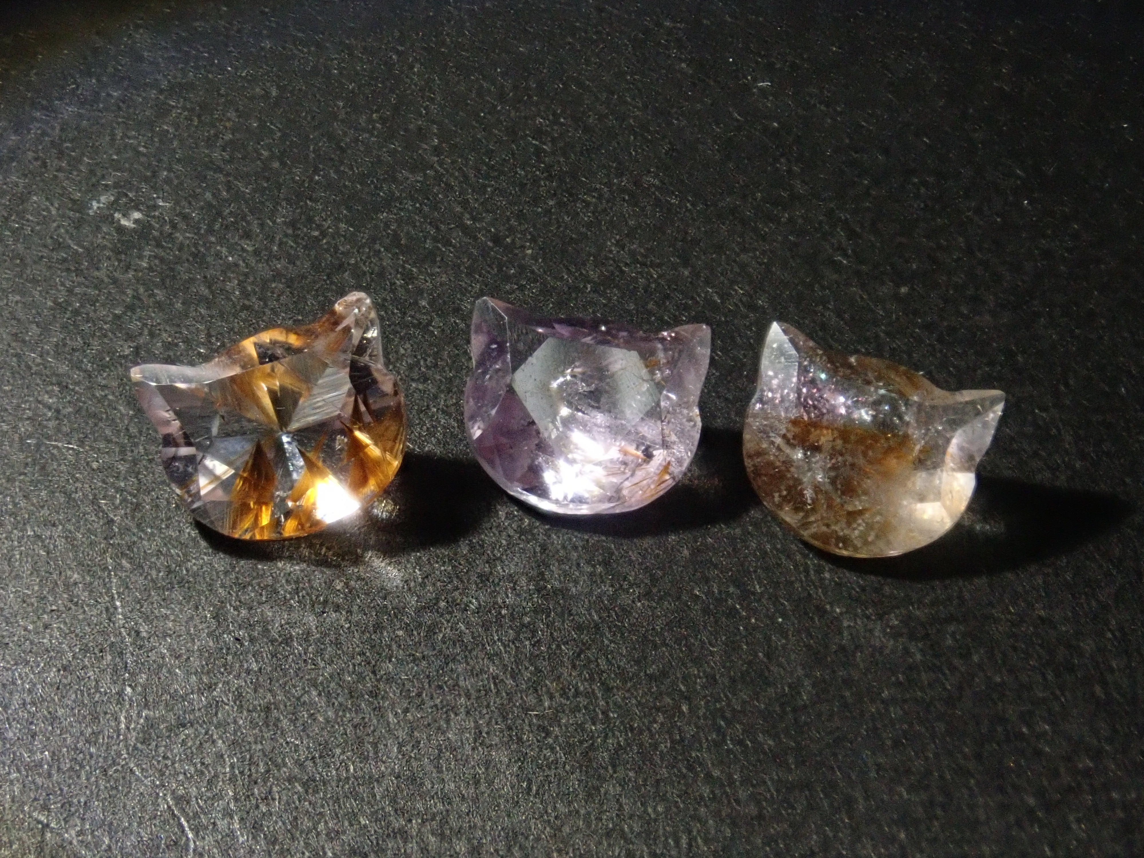 Limited to 21 stones [Kitty Gacha] Cat cut, blue opal, jade, chalcedony, etc. (One in four people will also receive a paw set) [Multiple purchase discounts available]