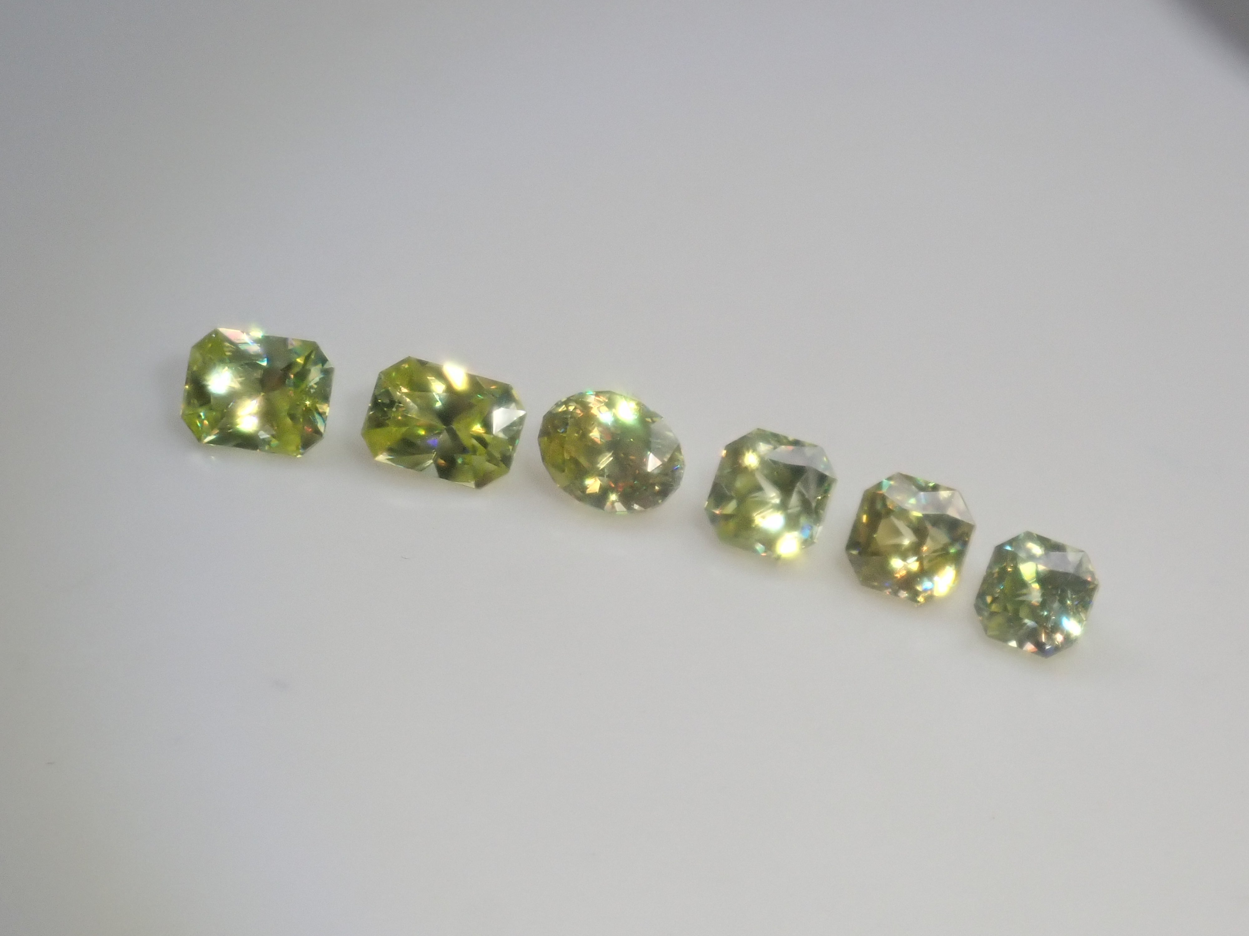 [Available at 10 PM on August 2nd] [Limited to 6 stones] Zimbabwean sphene loose stone [Multiple purchase discounts available]