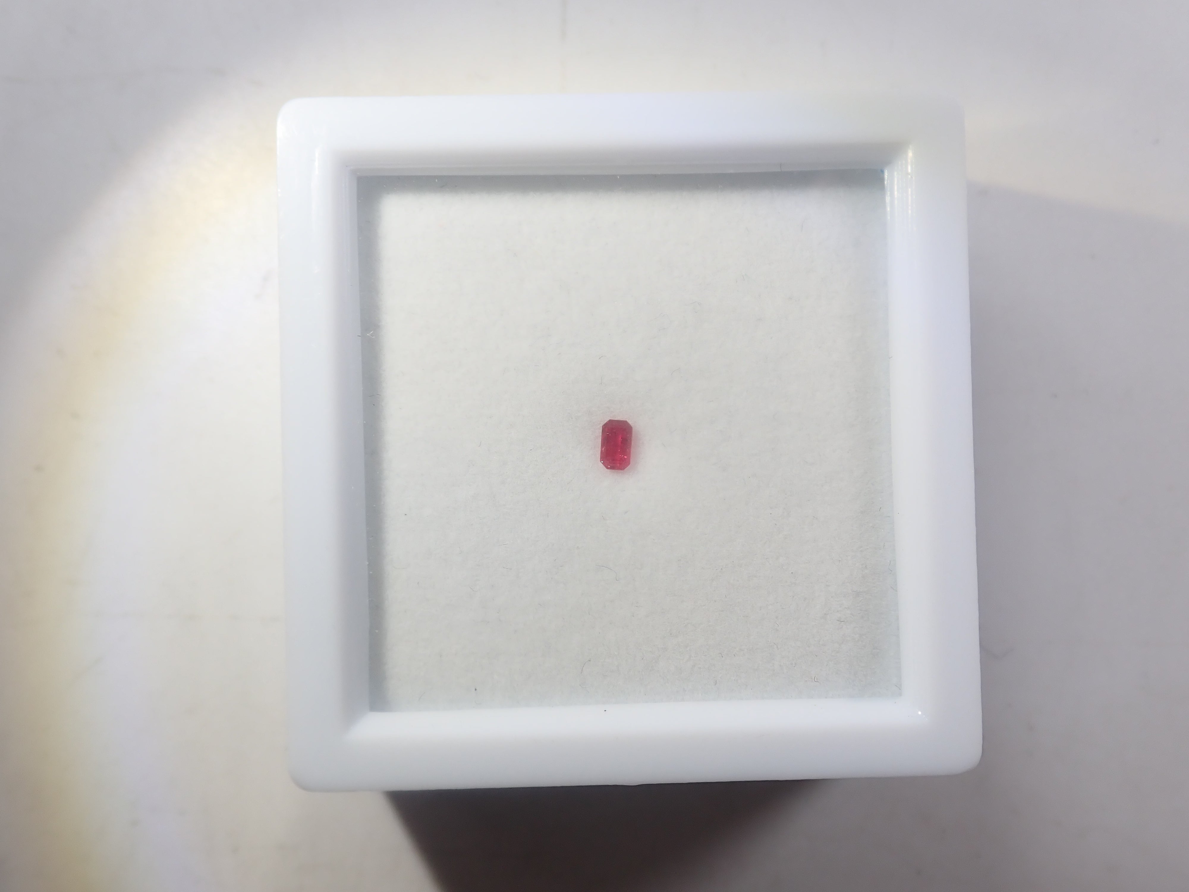 {六月活動限量版} 稀有寶石 Gacha💎 帕帕拉恰藍寶石 0.3ct+ 附證書、藍錐礦、紅色綠柱石等散石，每顆寶石售價 1 顆 {可享多顆購買折扣}