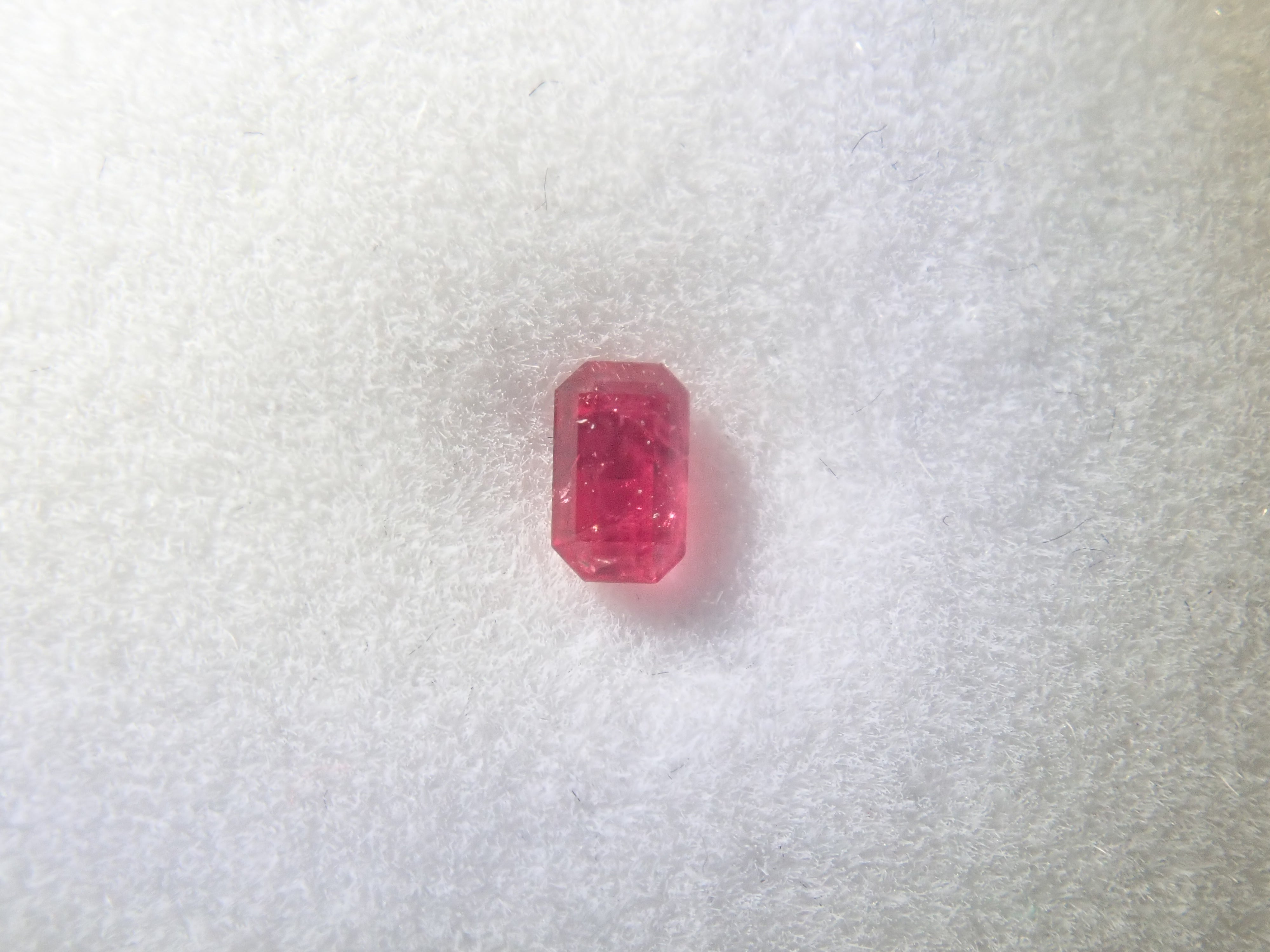 {六月活動限量版} 稀有寶石 Gacha💎 帕帕拉恰藍寶石 0.3ct+ 附證書、藍錐礦、紅色綠柱石等散石，每顆寶石售價 1 顆 {可享多顆購買折扣}