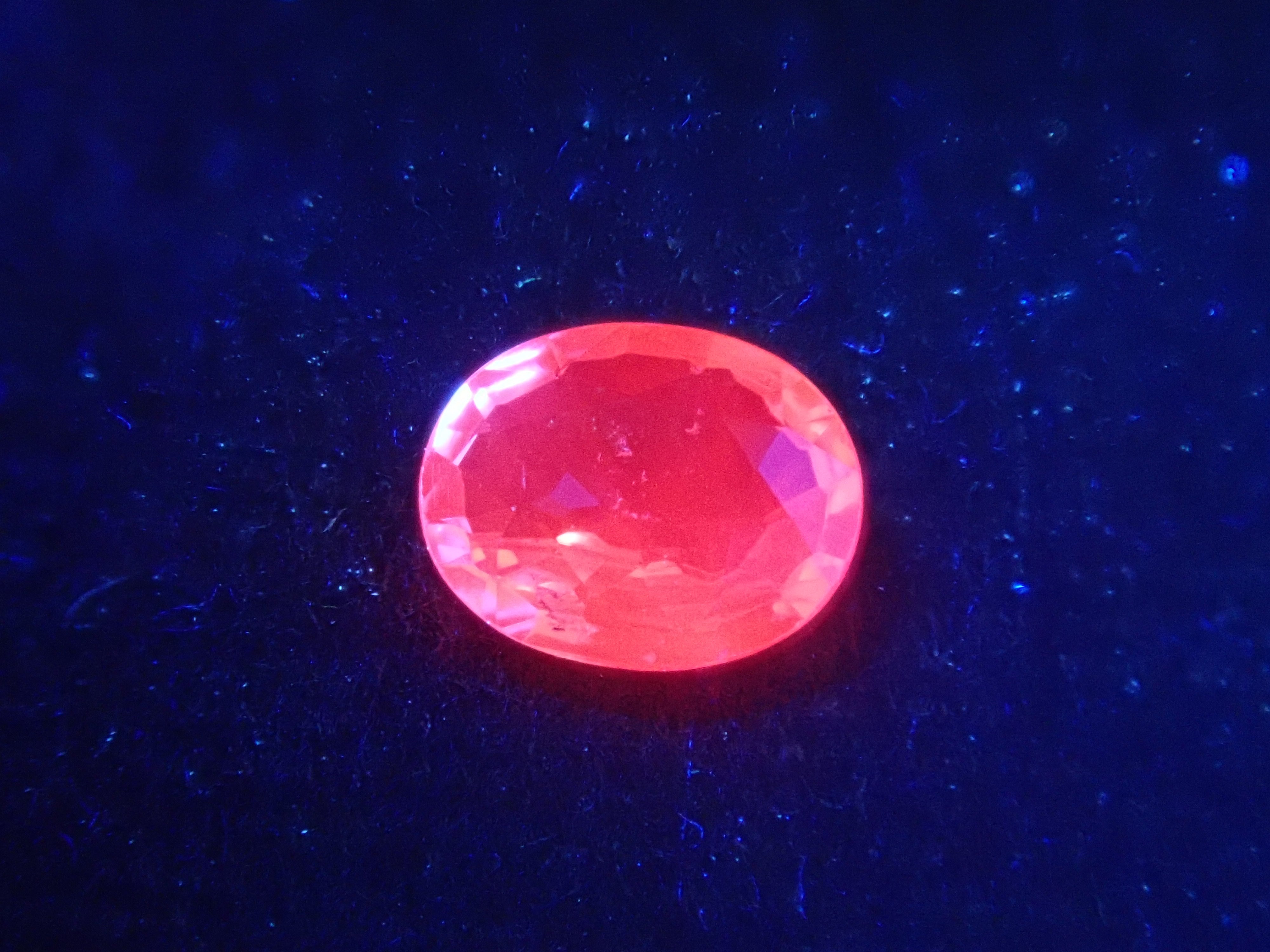 [On sale from 10pm on 8/4] Limited to 4 stones Pink Sapphire Gacha💎 (Only 1 stone is Padparadscha Sapphire 0.215ct with DGL certificate) 1 loose stone [Multiple purchase discounts available]